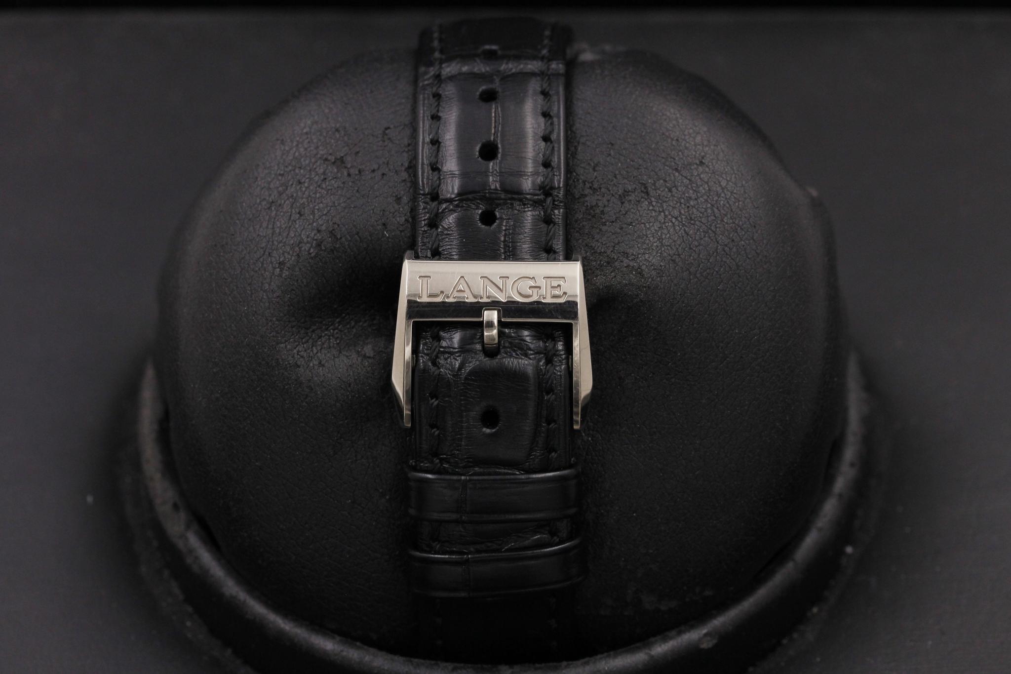 Watch Image 8