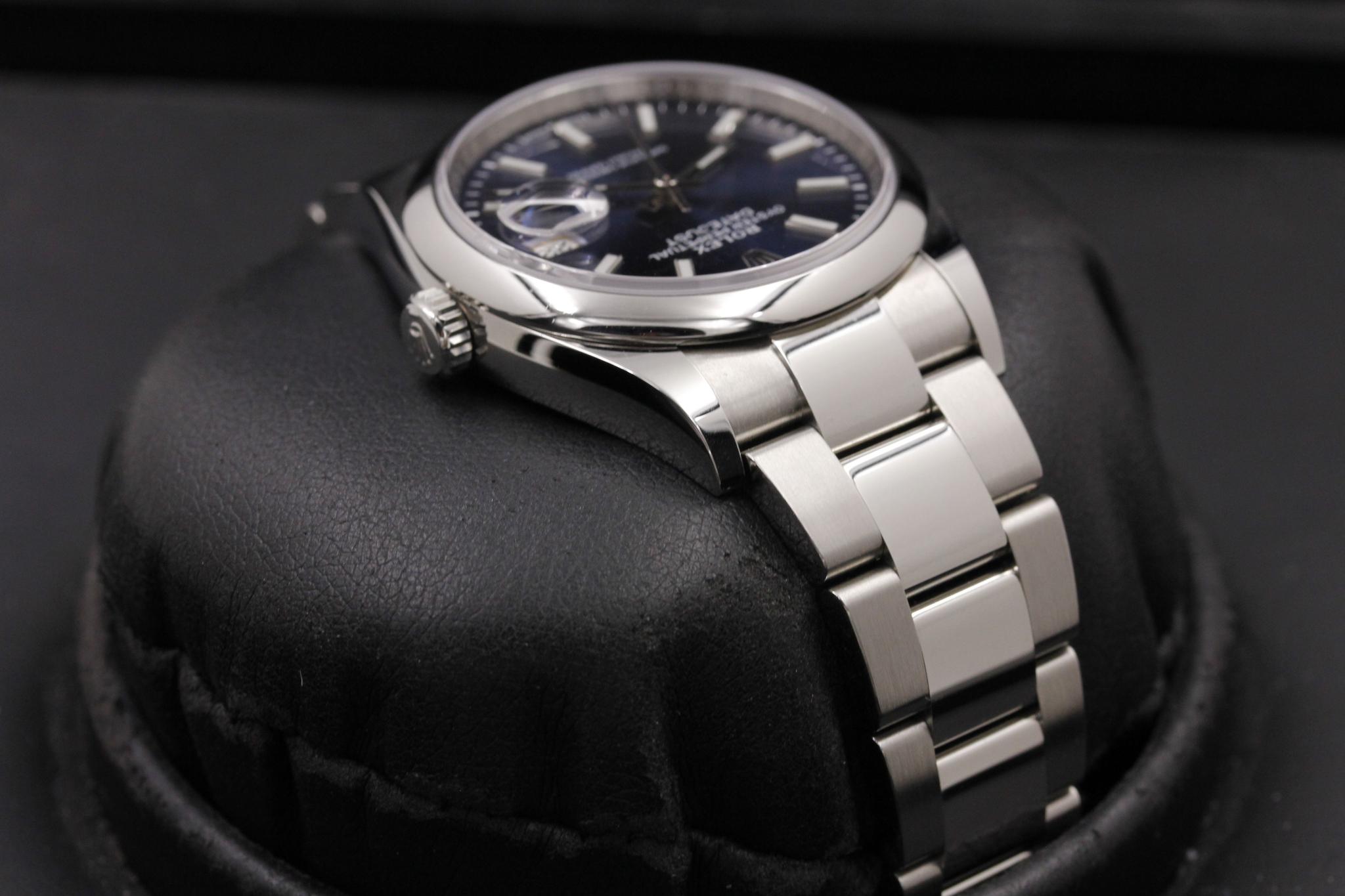 Watch Image 4