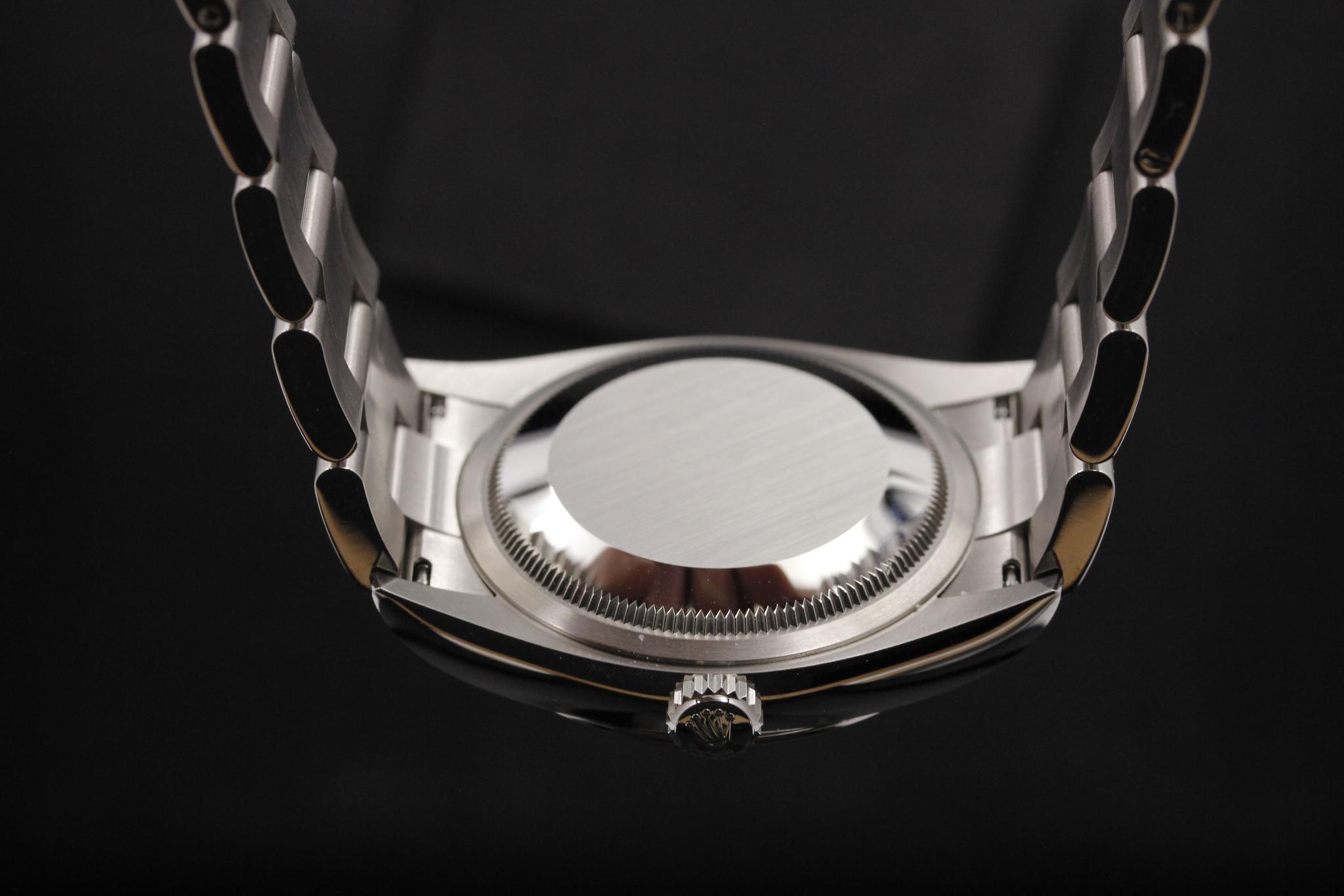 Watch Image 7