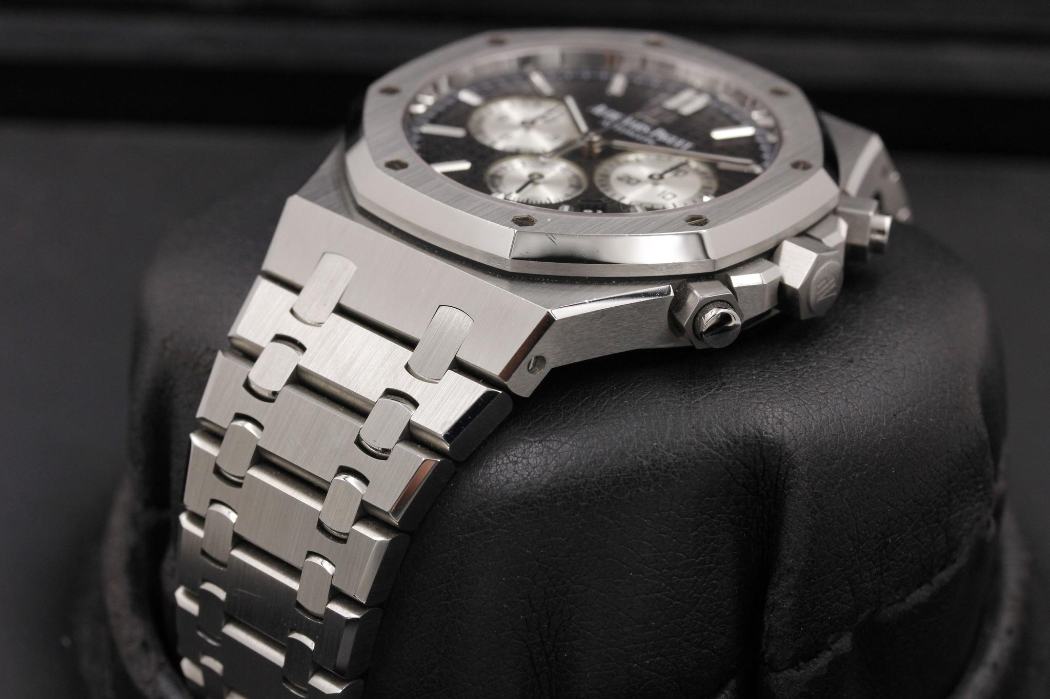 Watch Image 2