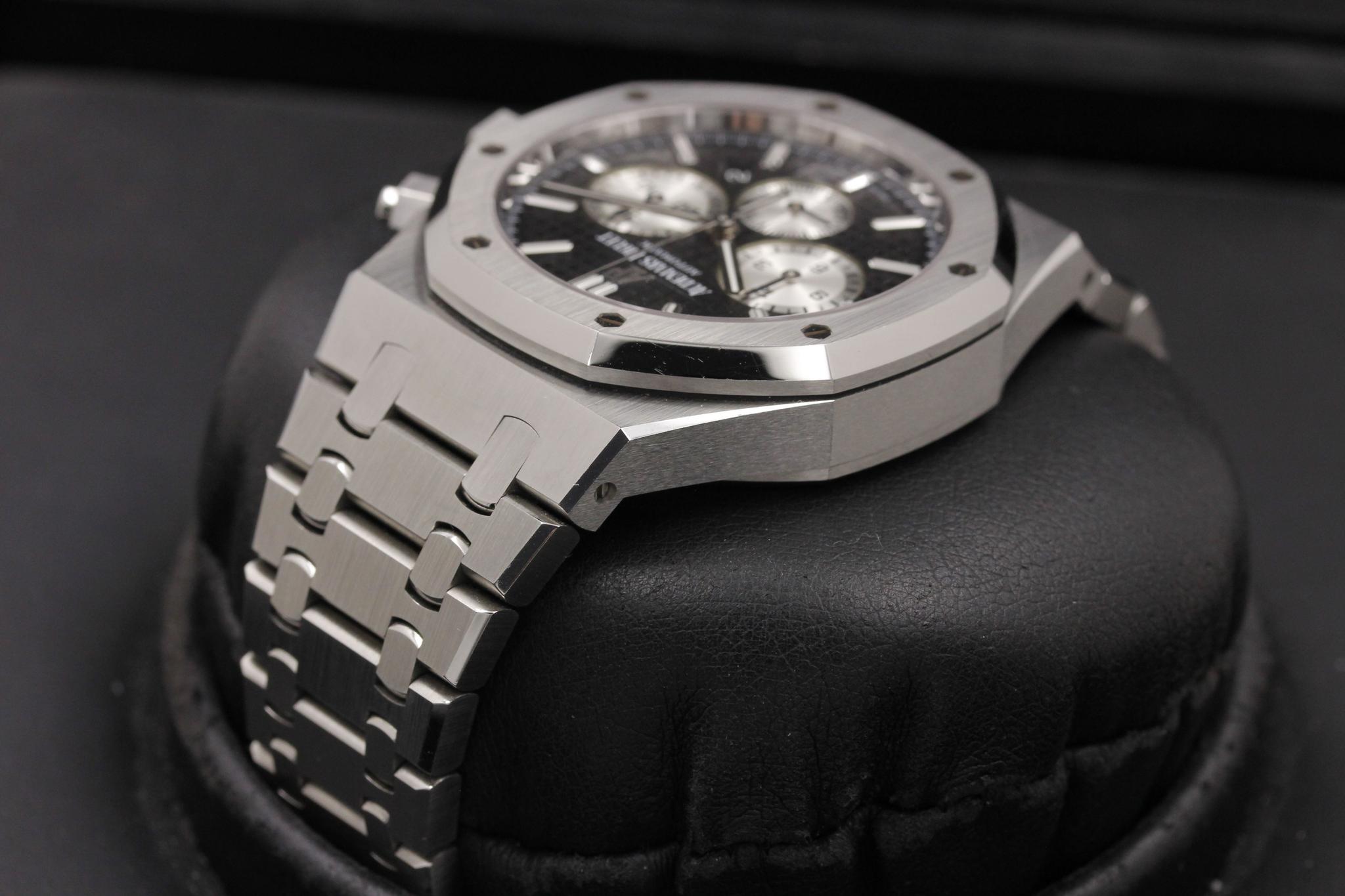 Watch Image 5