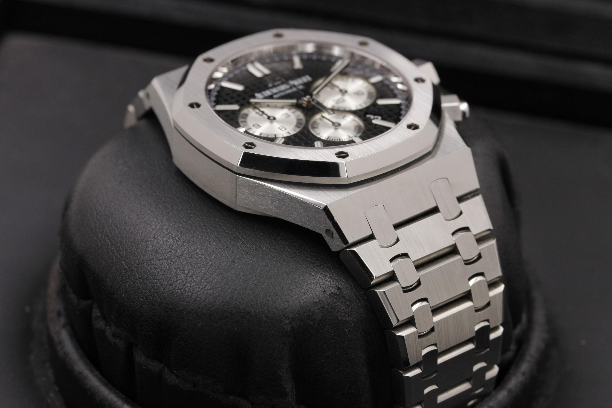 Watch Image 6