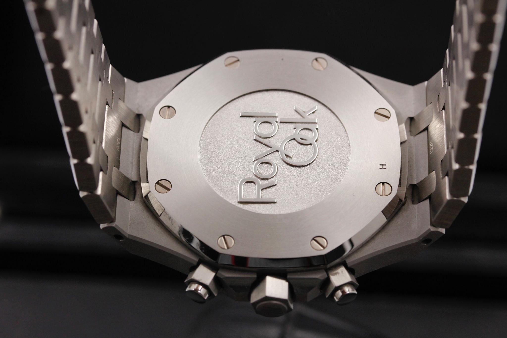 Watch Image 7