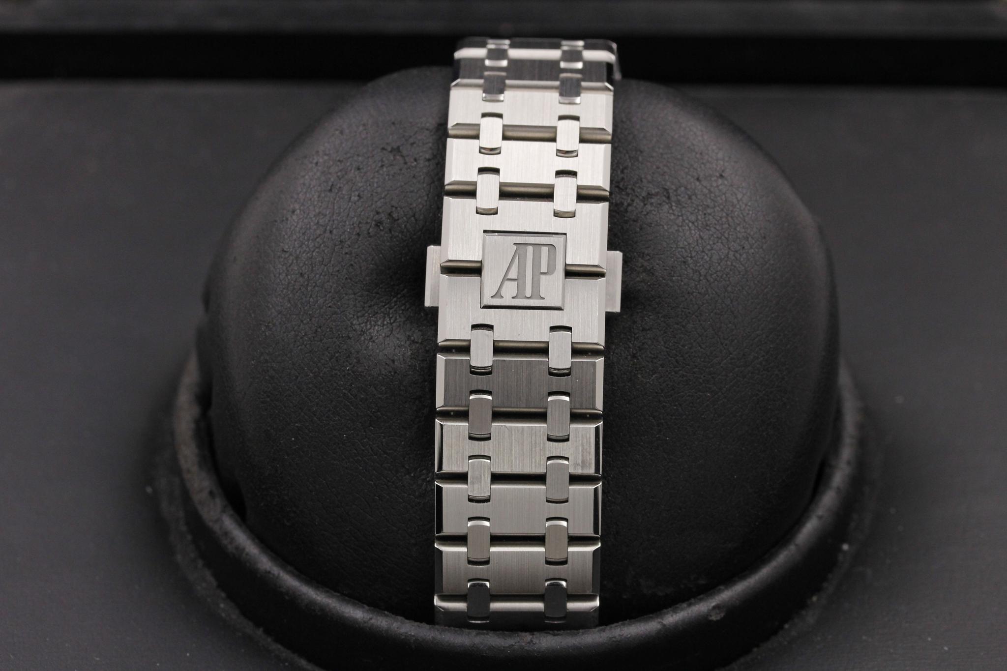 Watch Image 8