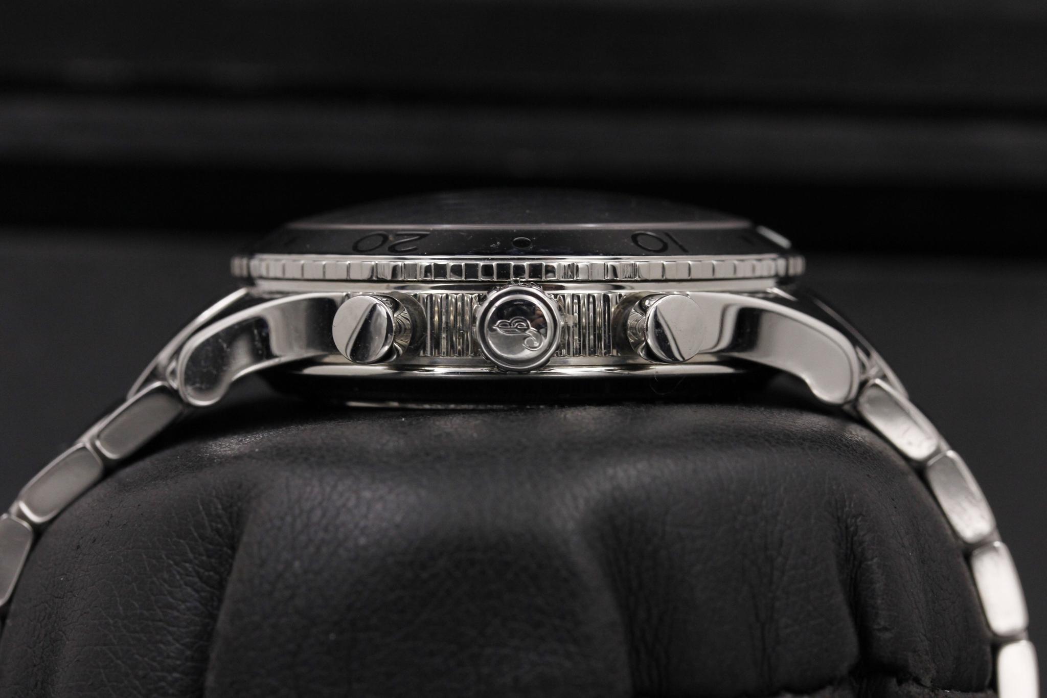 Watch Image 3