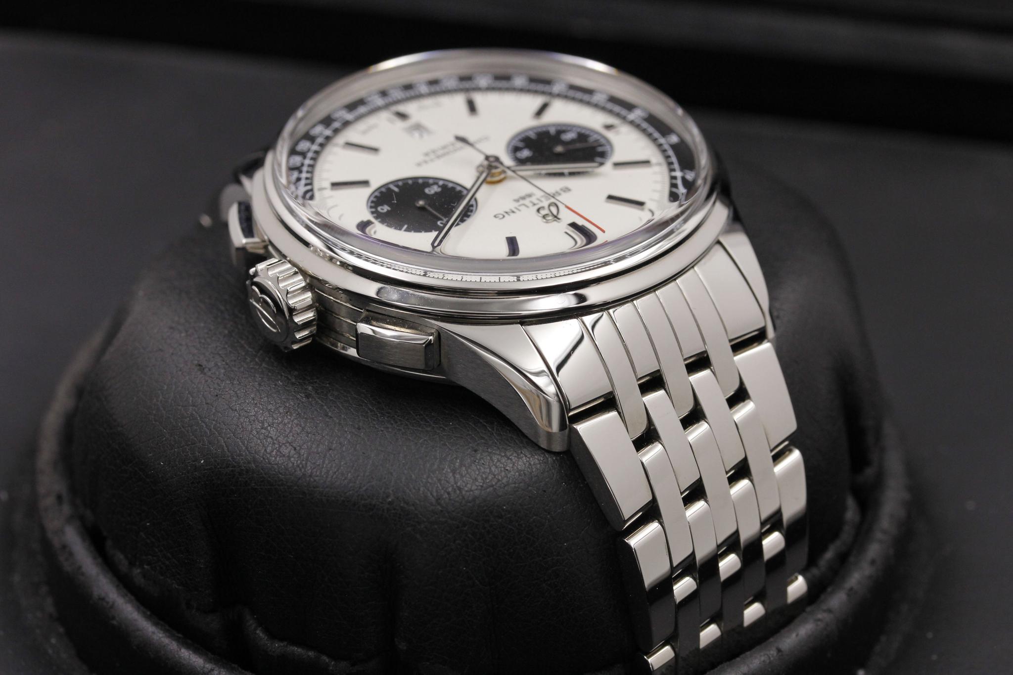 Watch Image 4