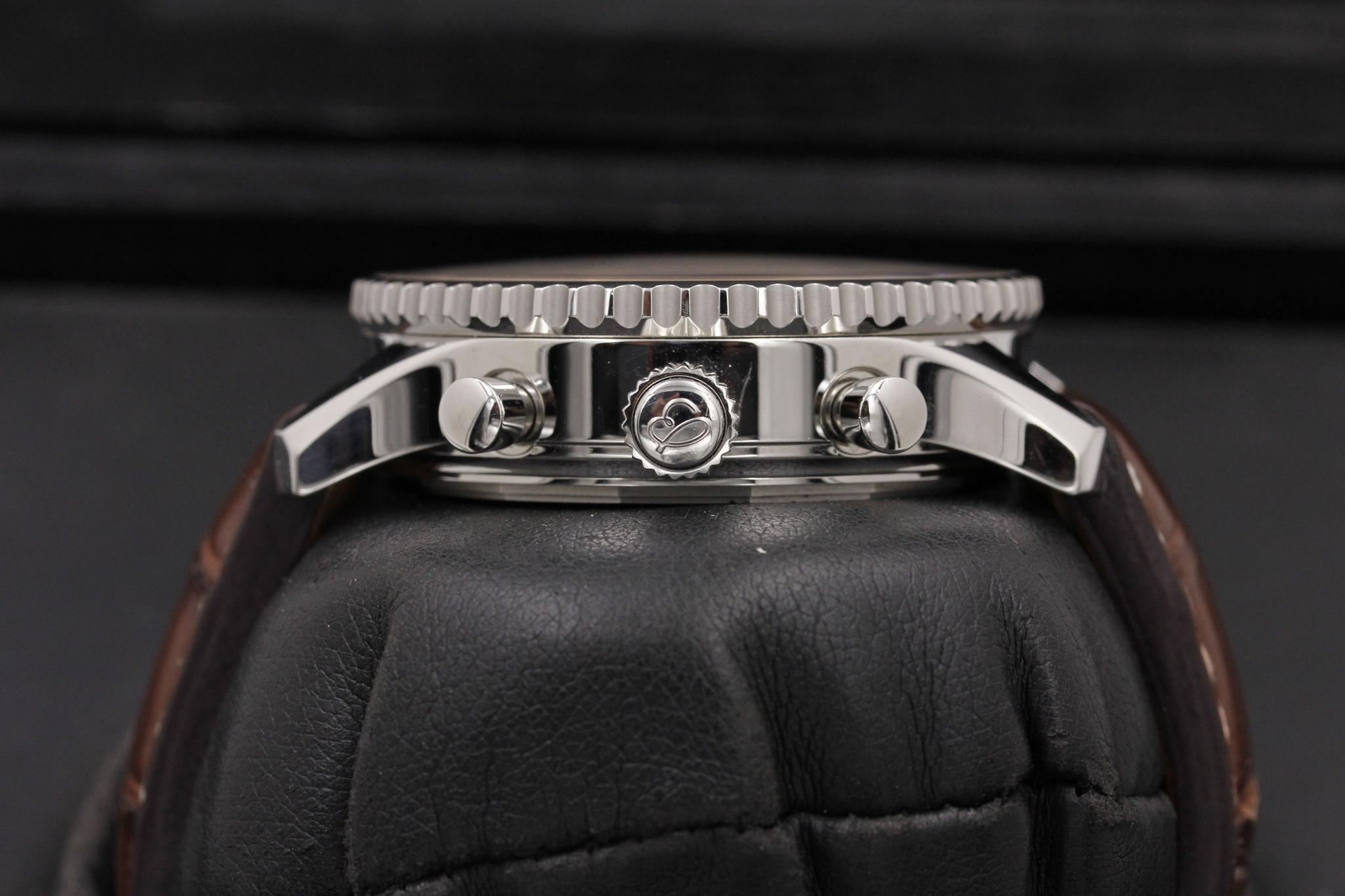 Watch Image 3