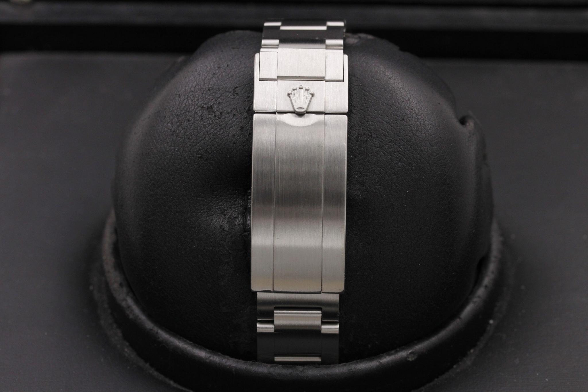 Watch Image 8
