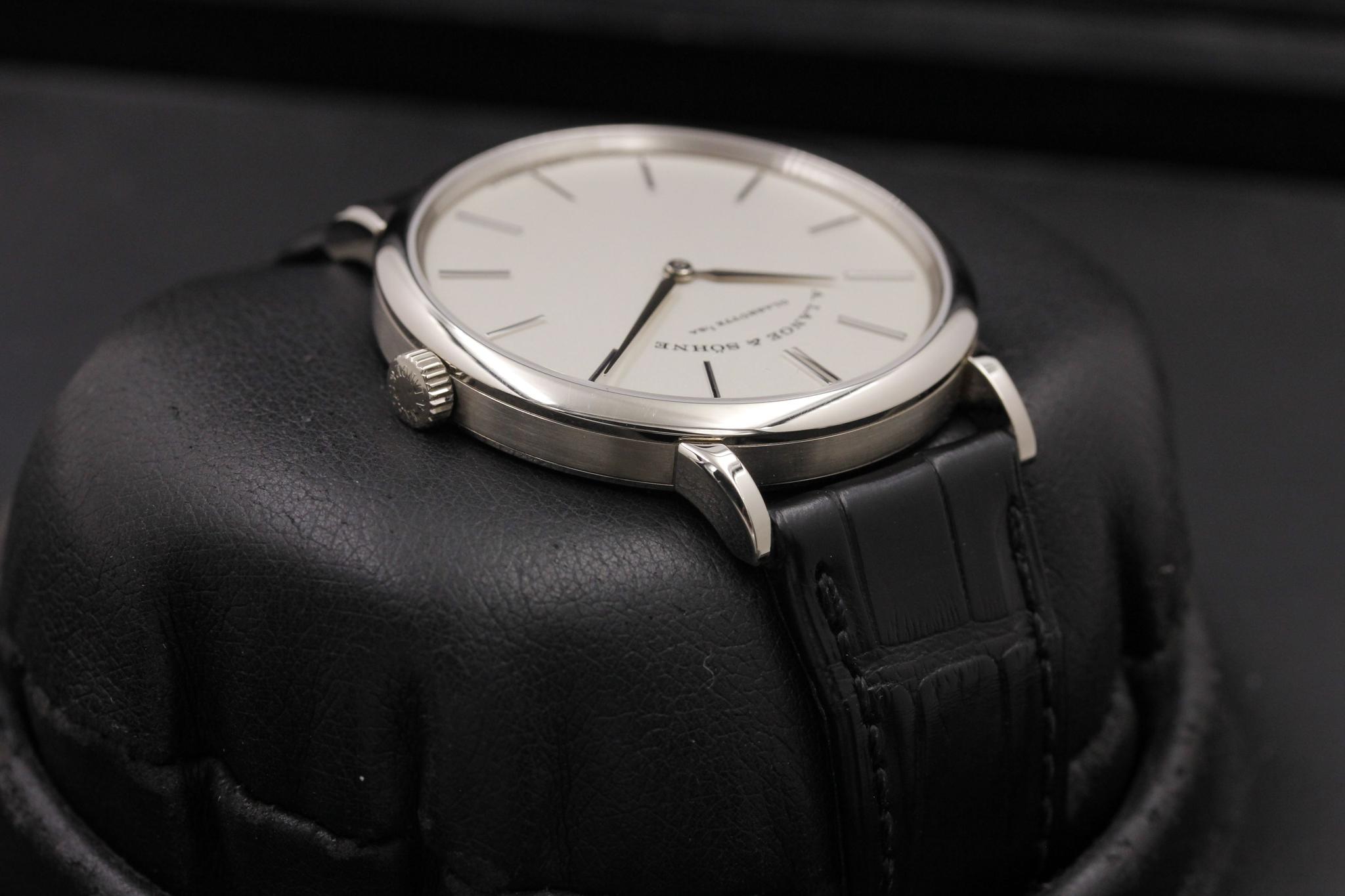 Watch Image 4