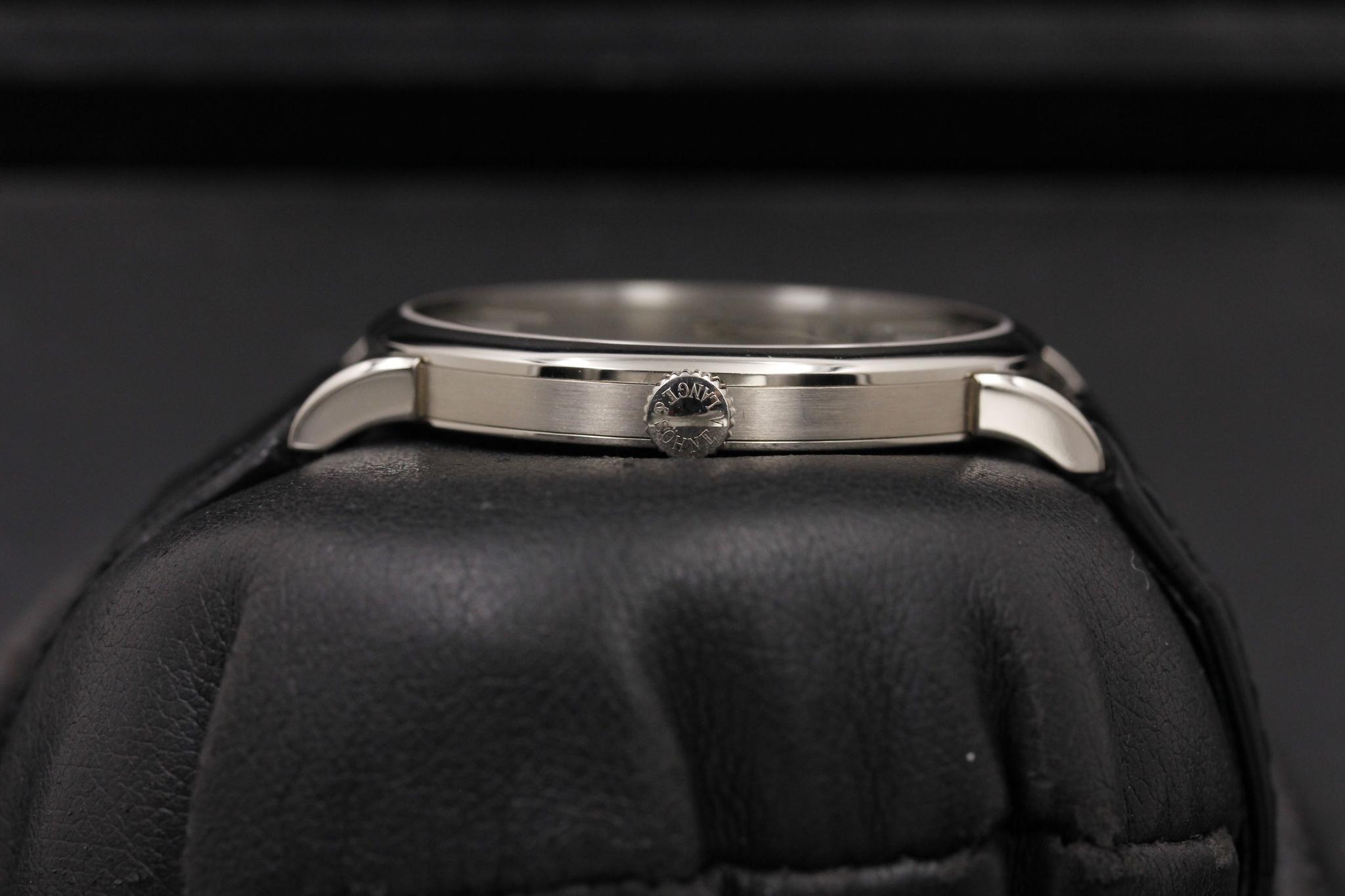 Watch Image 3
