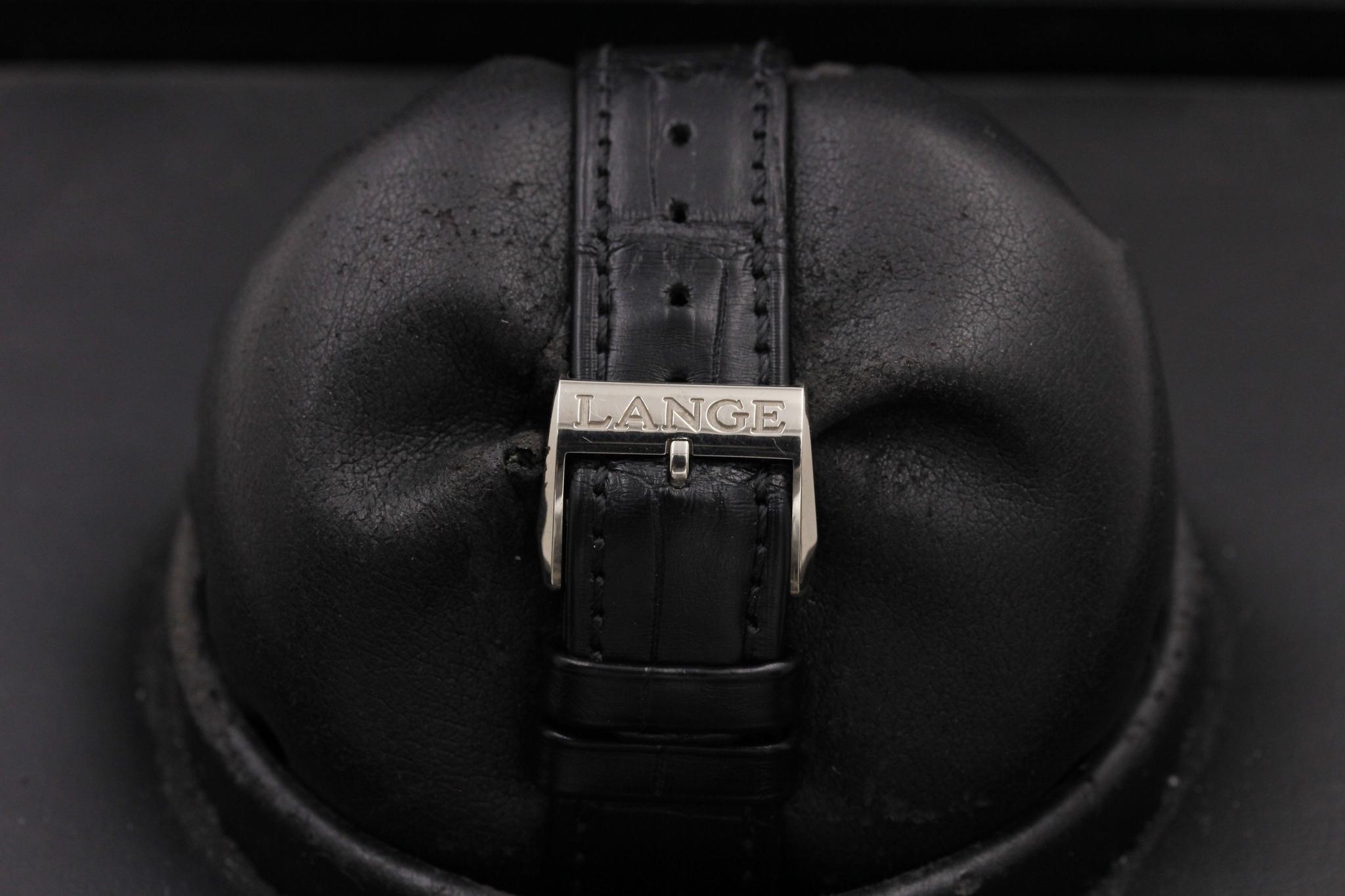 Watch Image 7