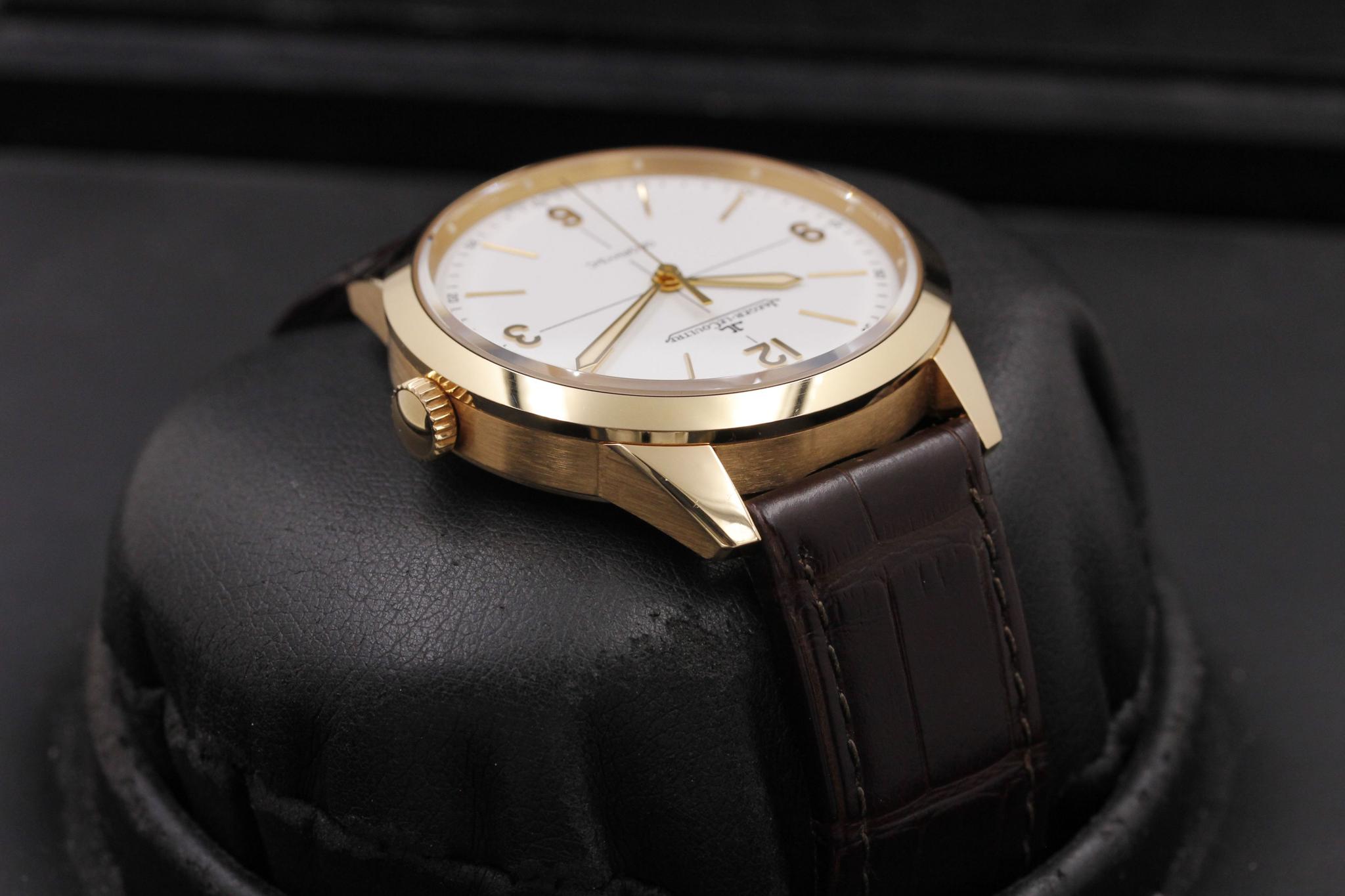 Watch Image 4