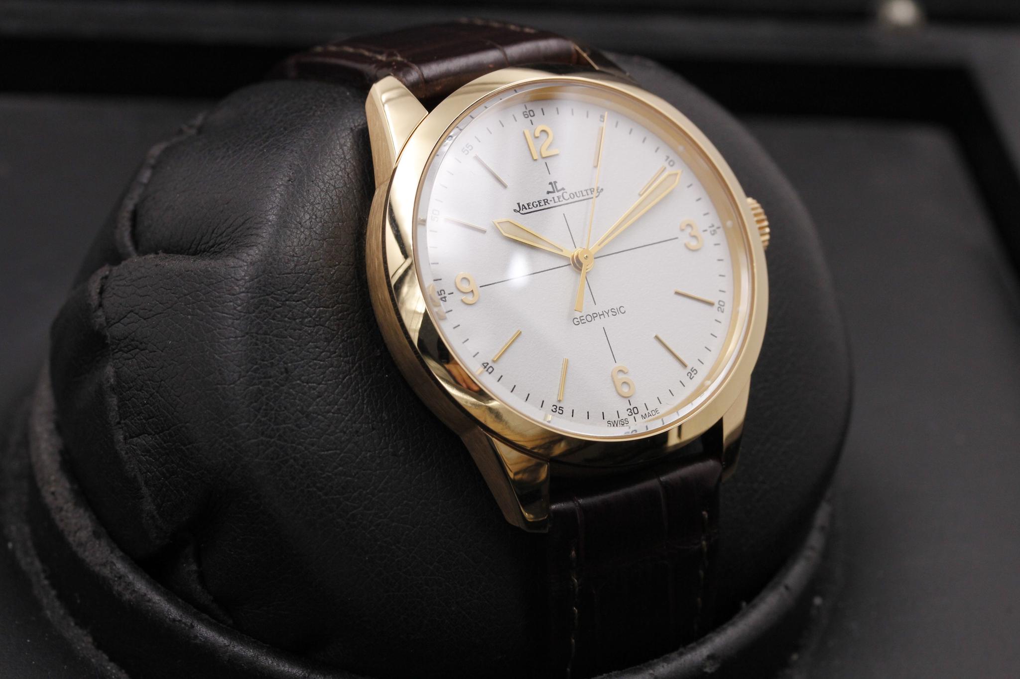 Watch Image 10