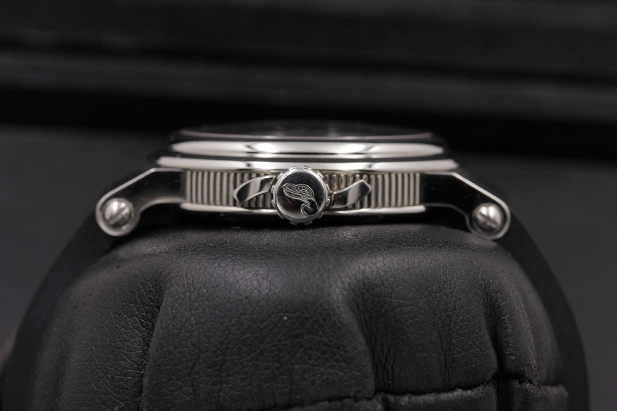 Watch Image 3
