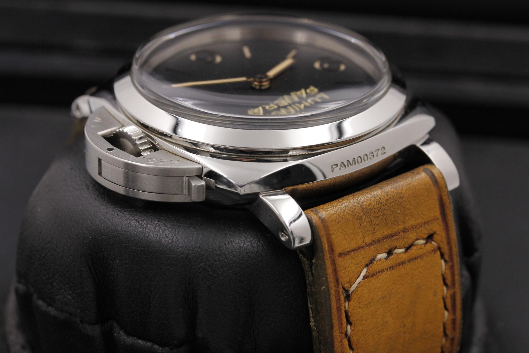 Watch Image 4