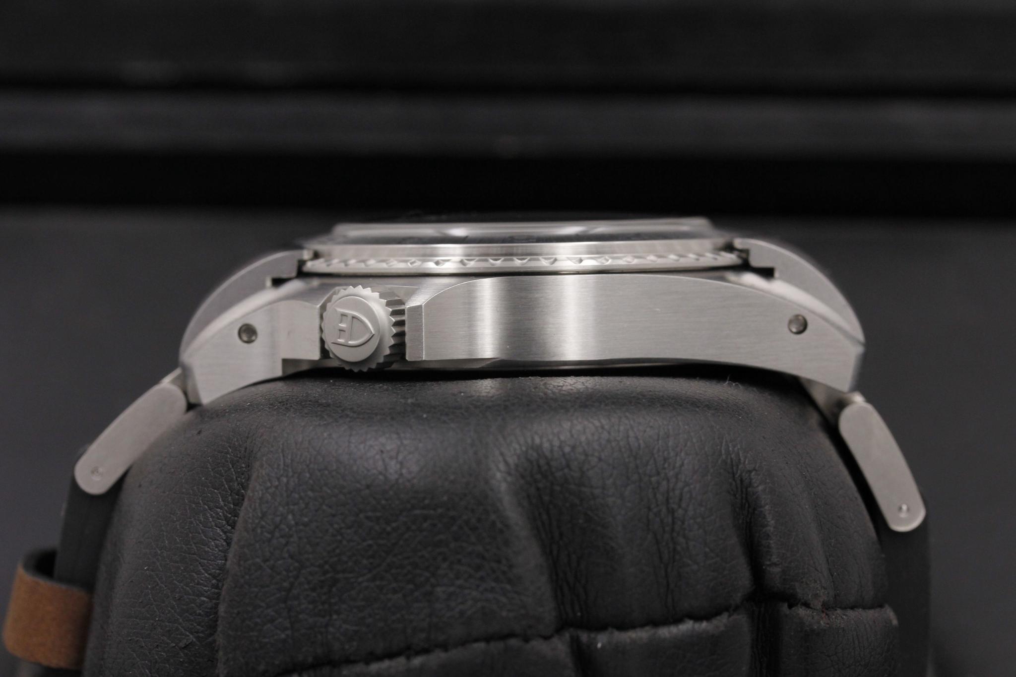 Watch Image 3