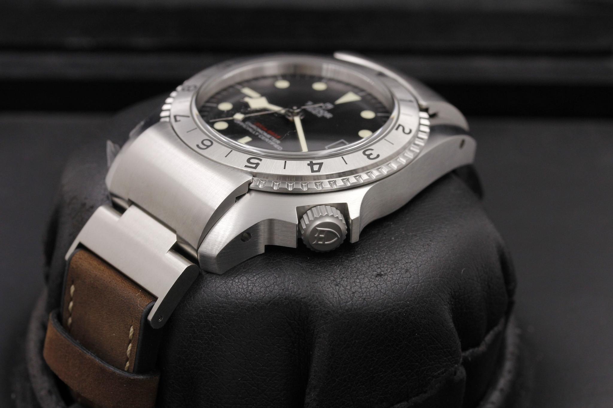 Watch Image 2