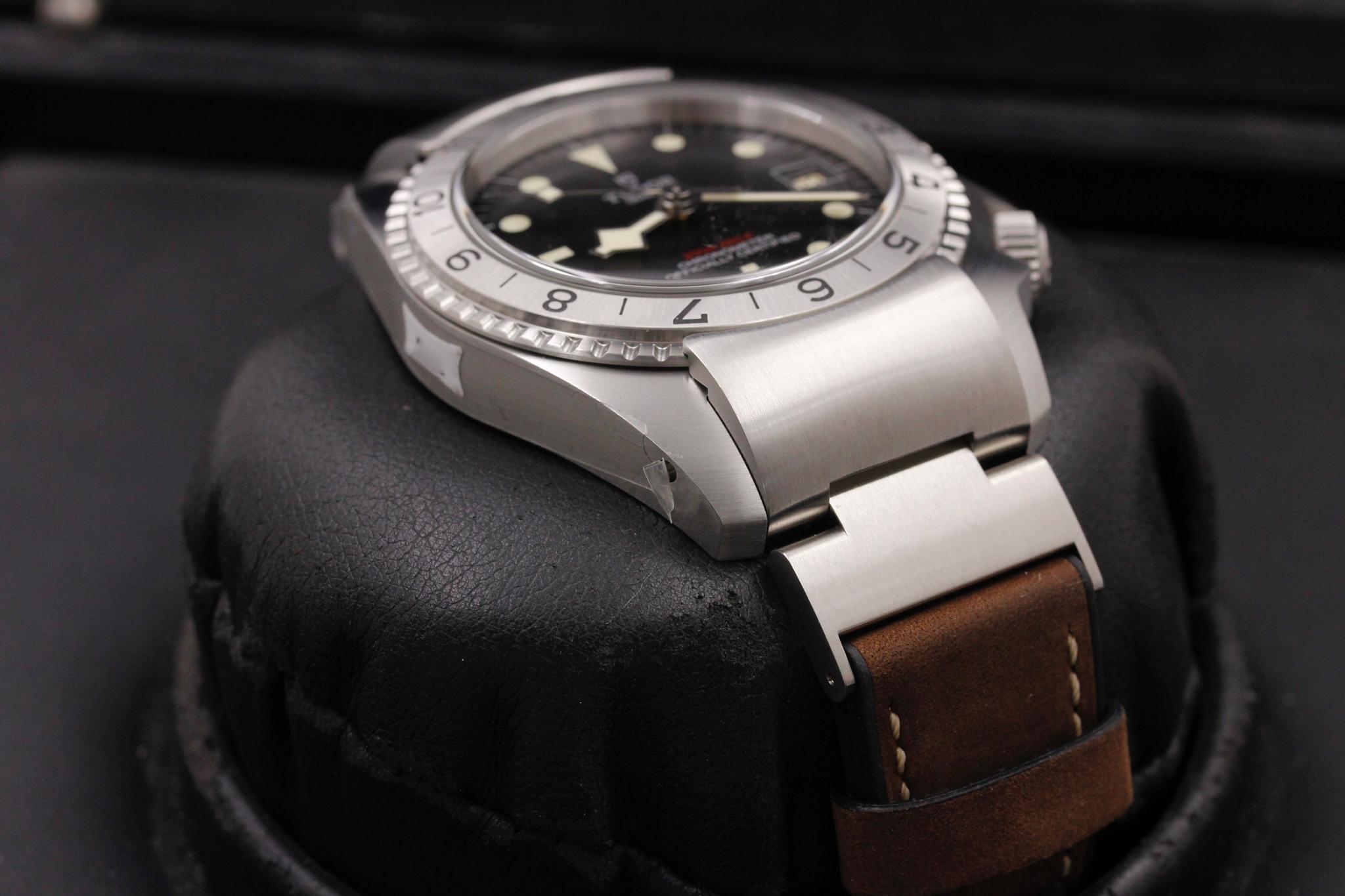 Watch Image 6