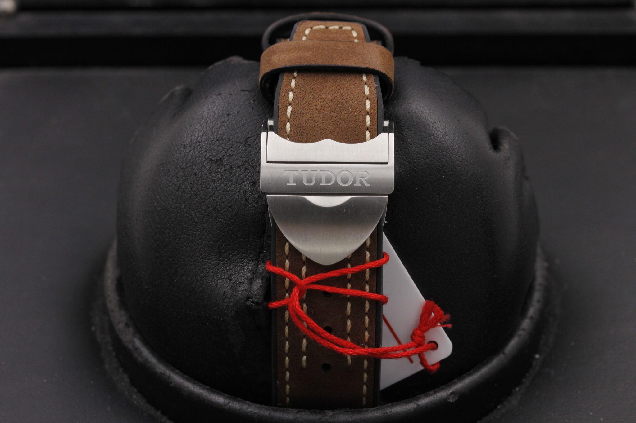 Watch Image 8