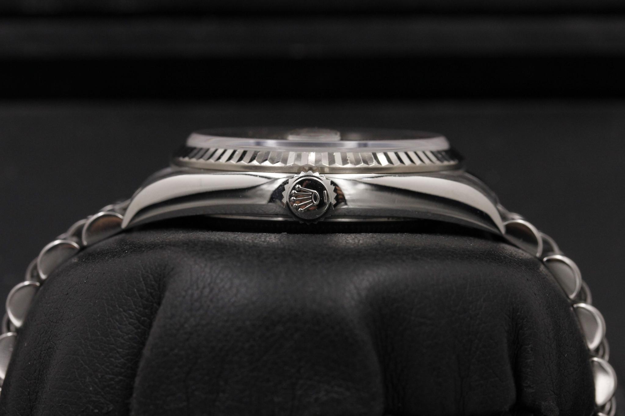 Watch Image 3