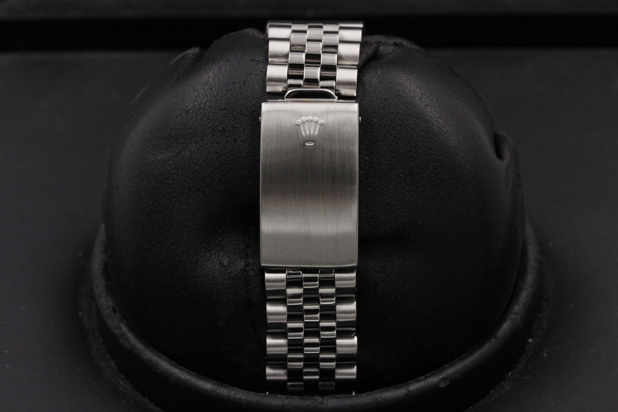 Watch Image 10