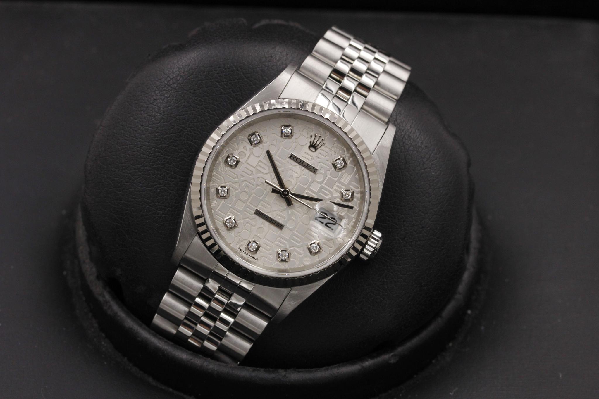 Watch Image 11