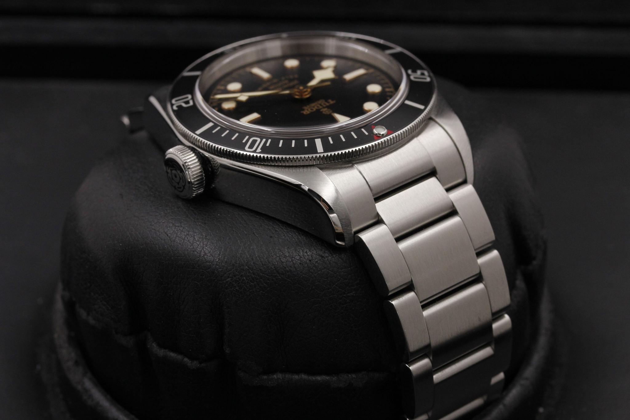 Watch Image 4