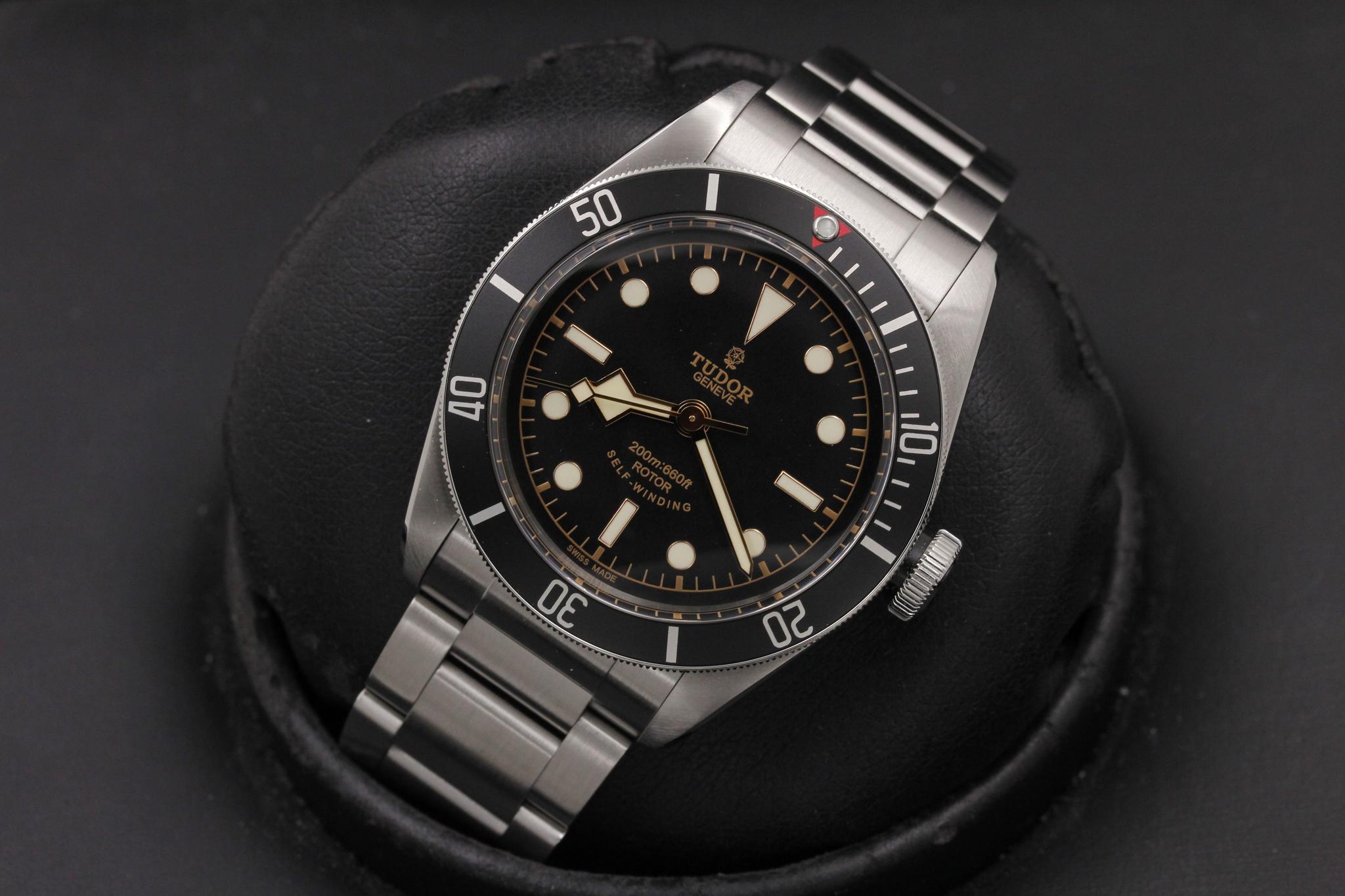 Watch Image 9