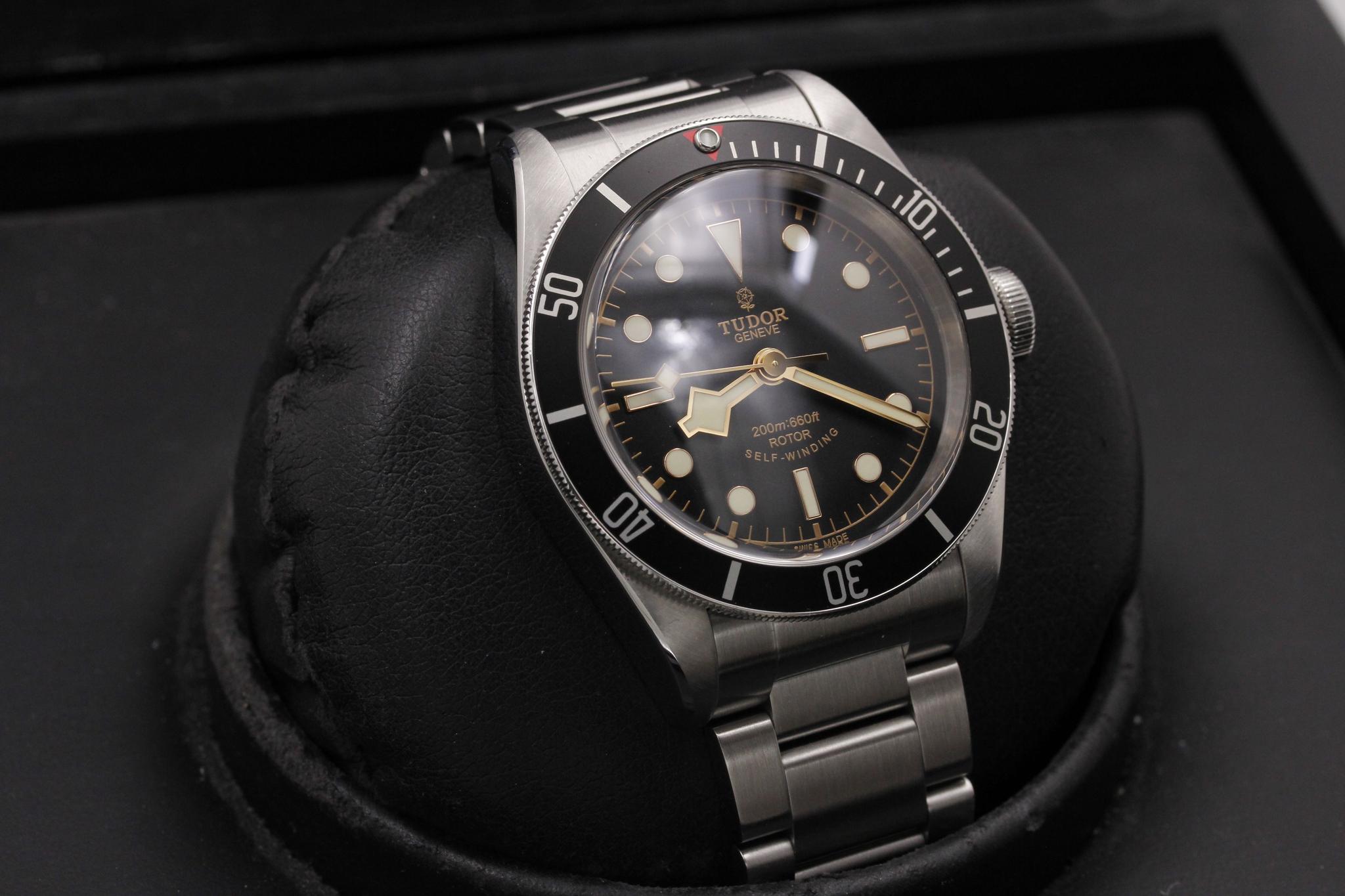 Watch Image 10
