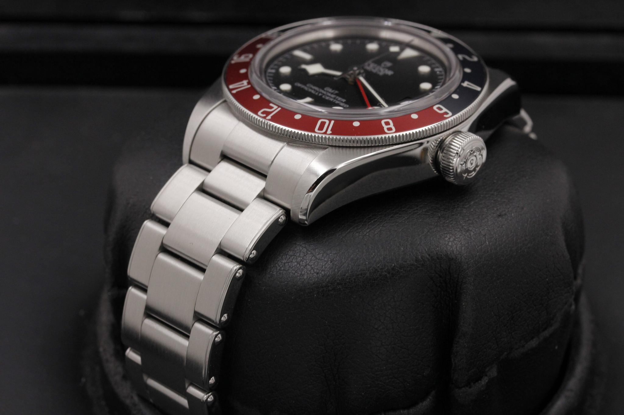 Watch Image 2