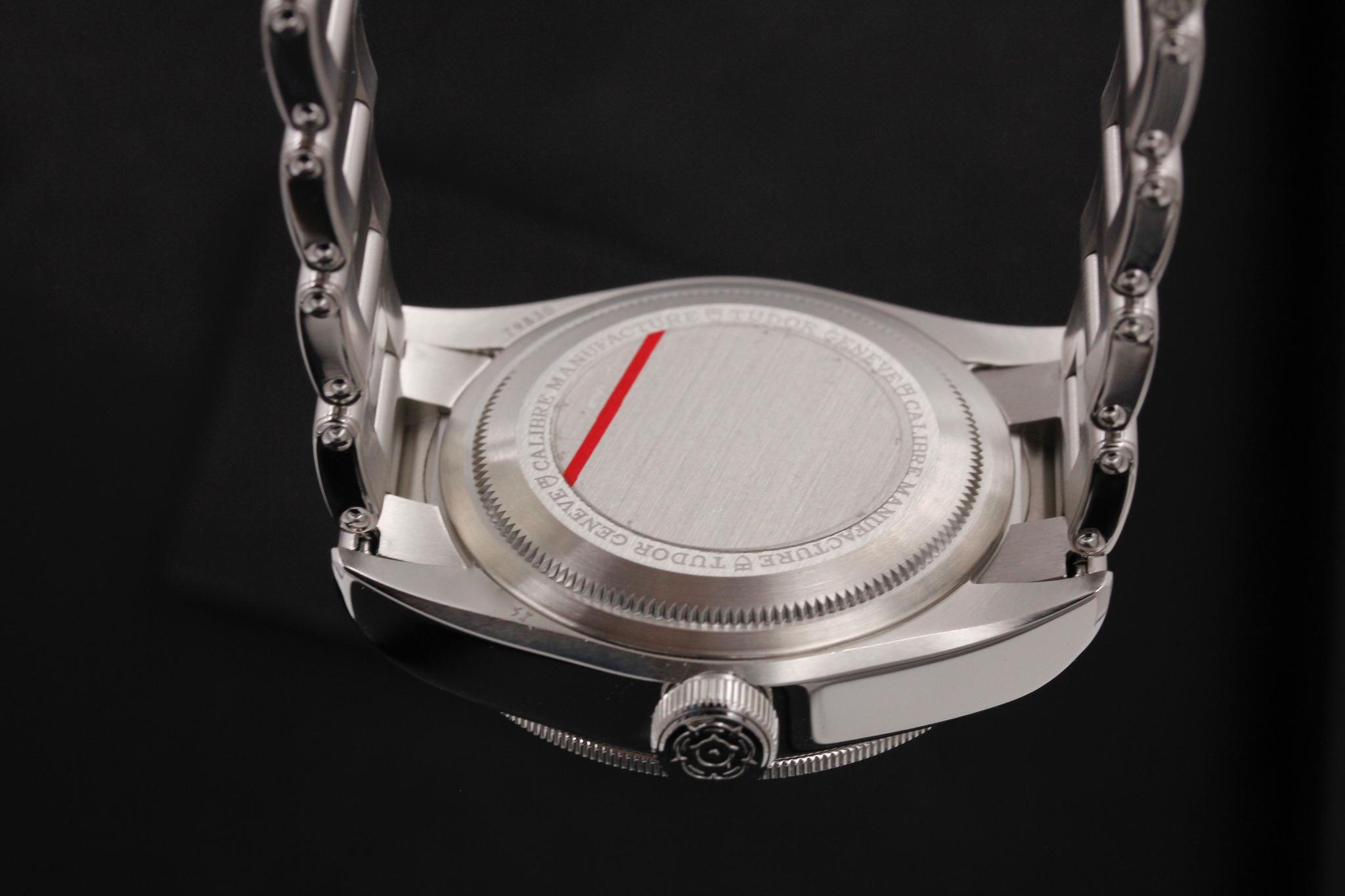 Watch Image 7