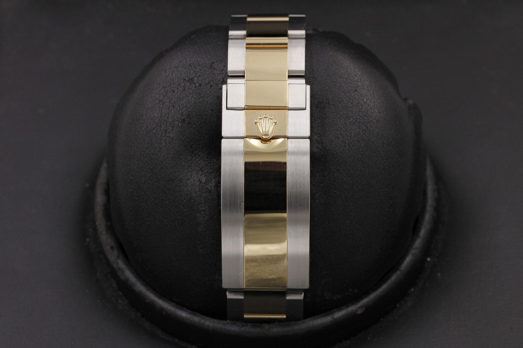 Watch Image 8