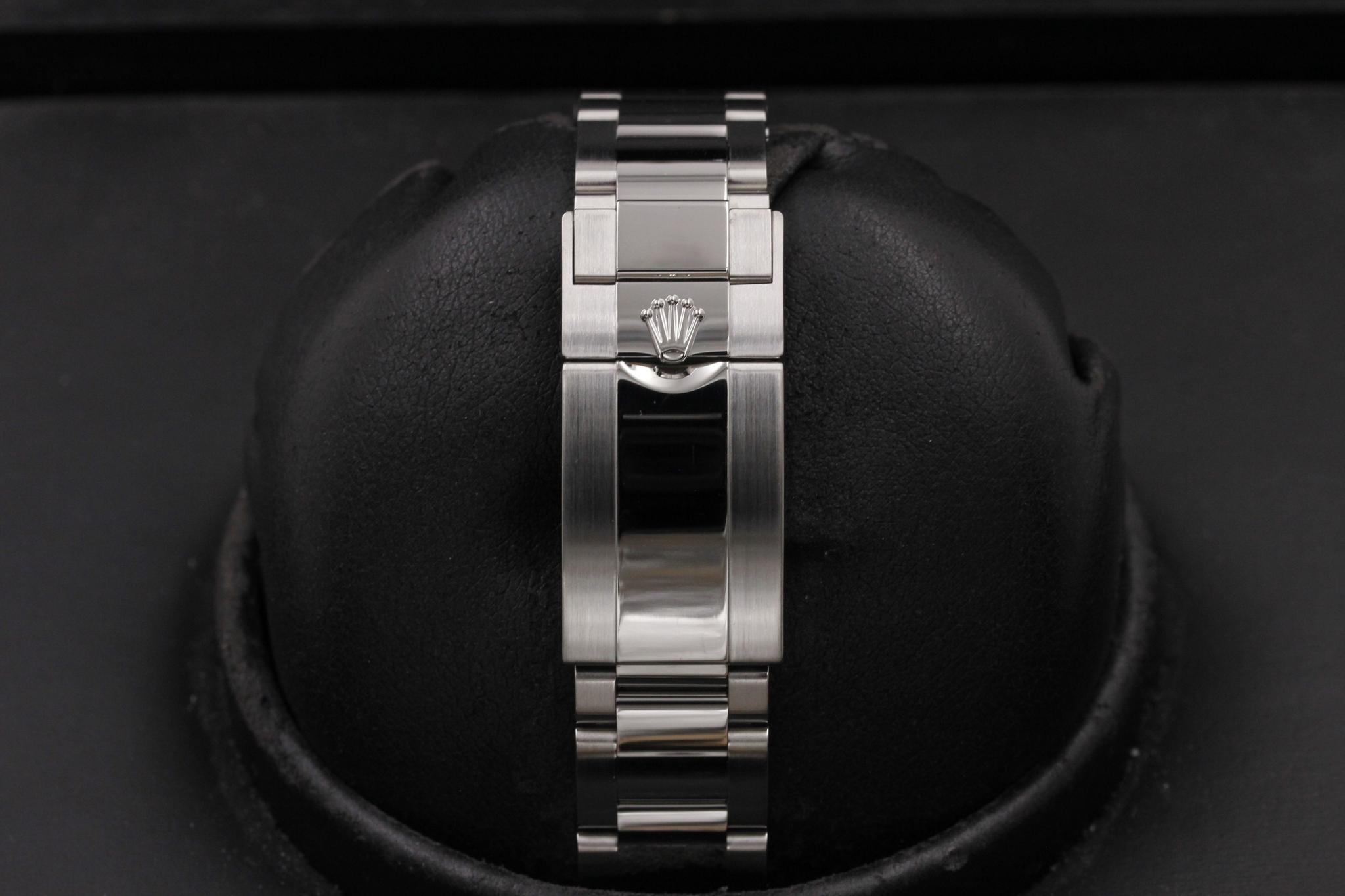 Watch Image 8