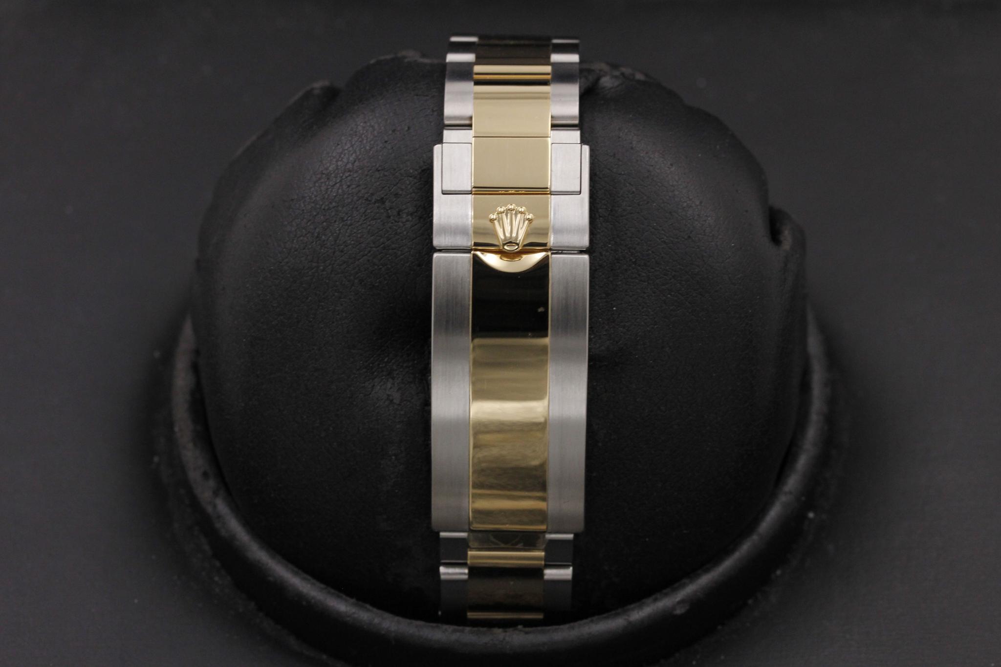 Watch Image 7