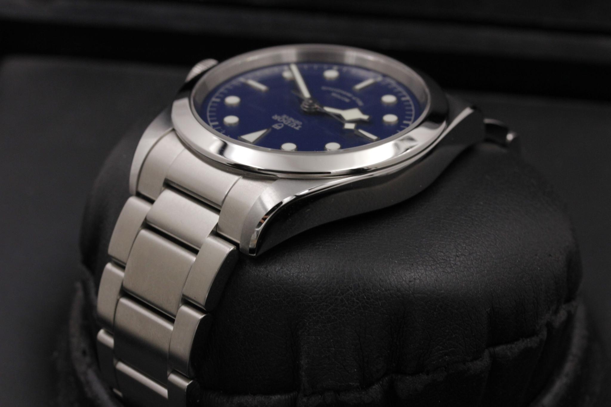 Watch Image 5