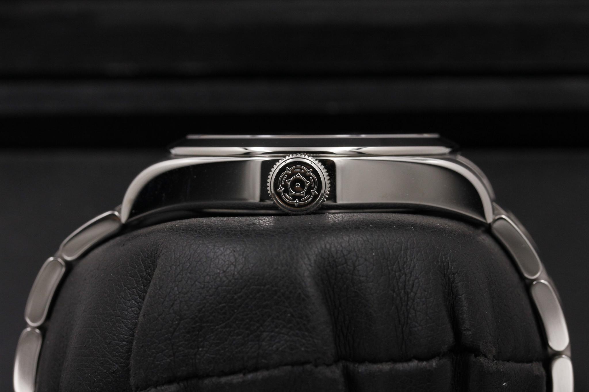 Watch Image 3