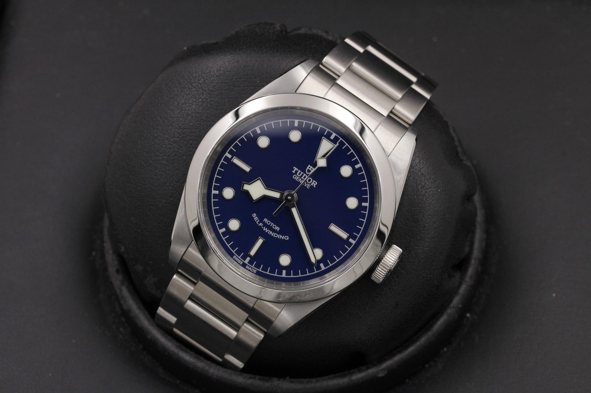 Watch Image 9
