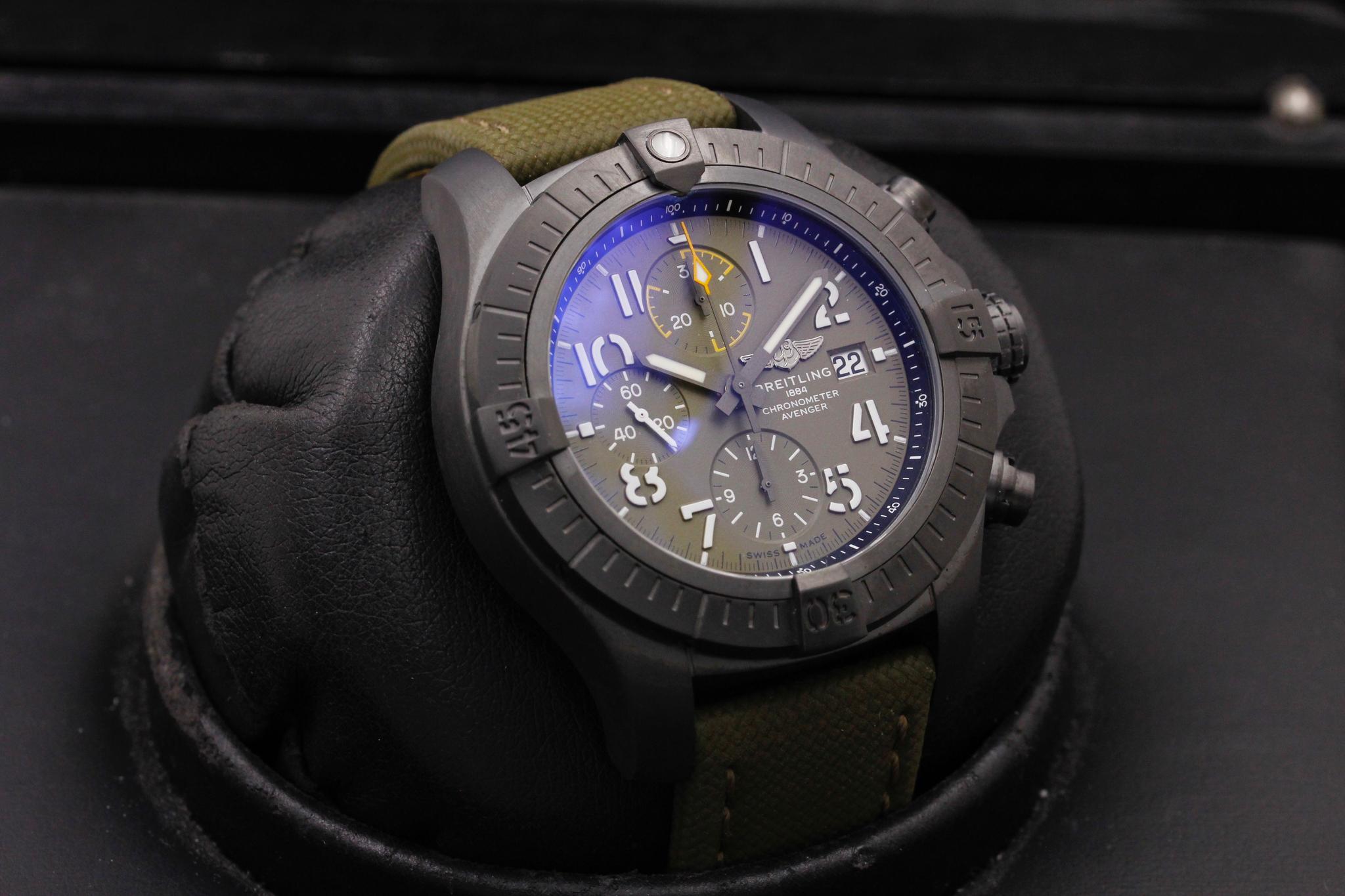 Watch Image 10