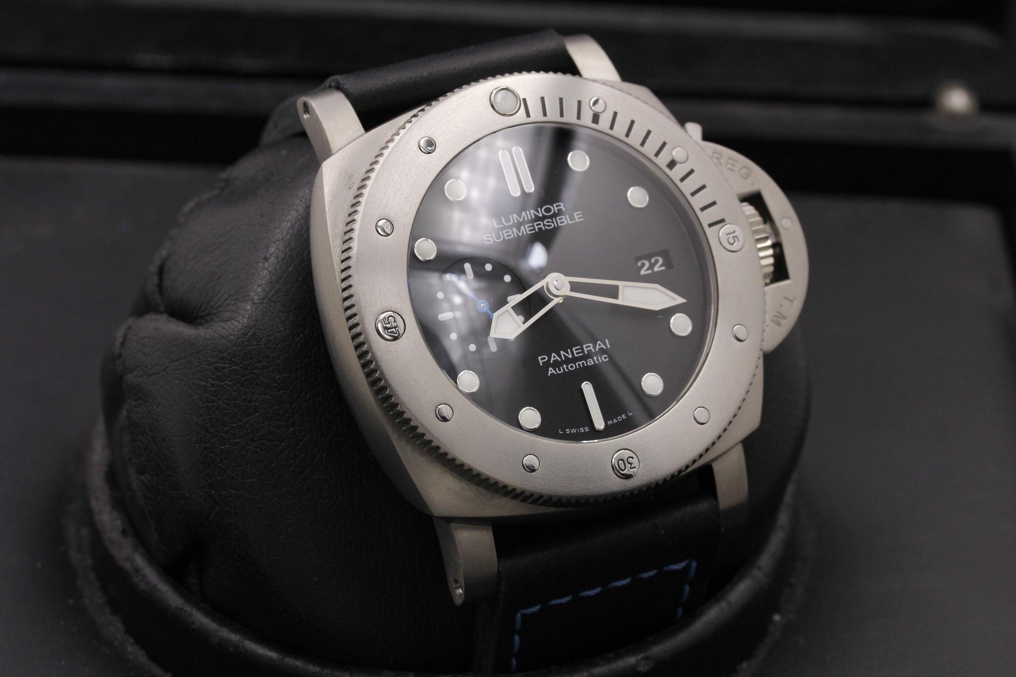 Watch Image 10