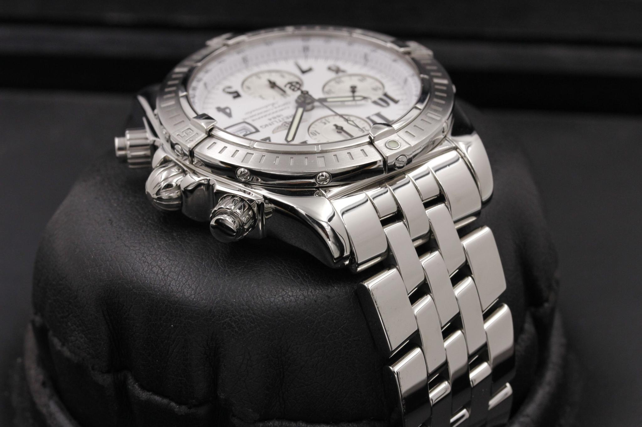 Watch Image 4