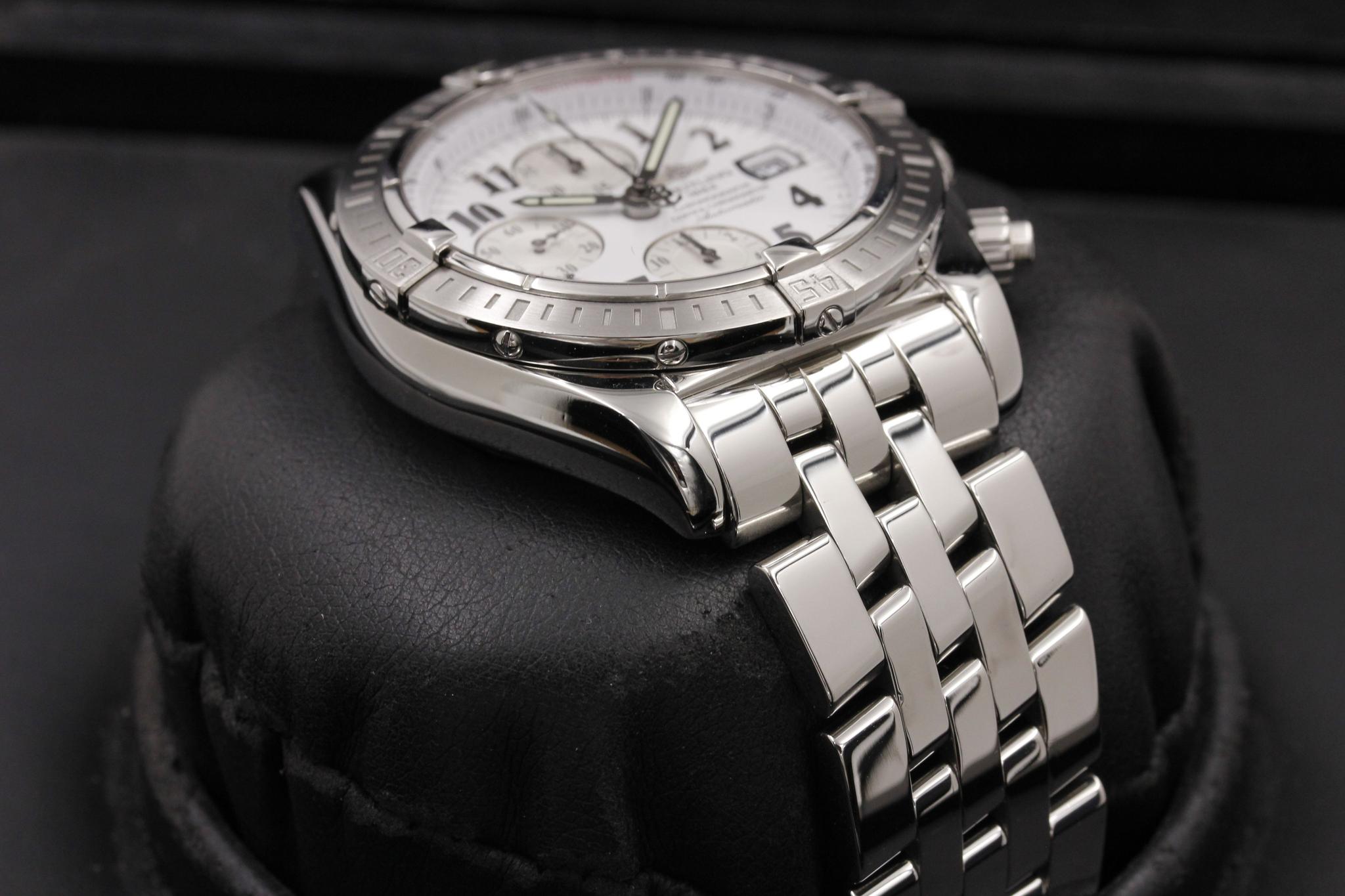 Watch Image 6