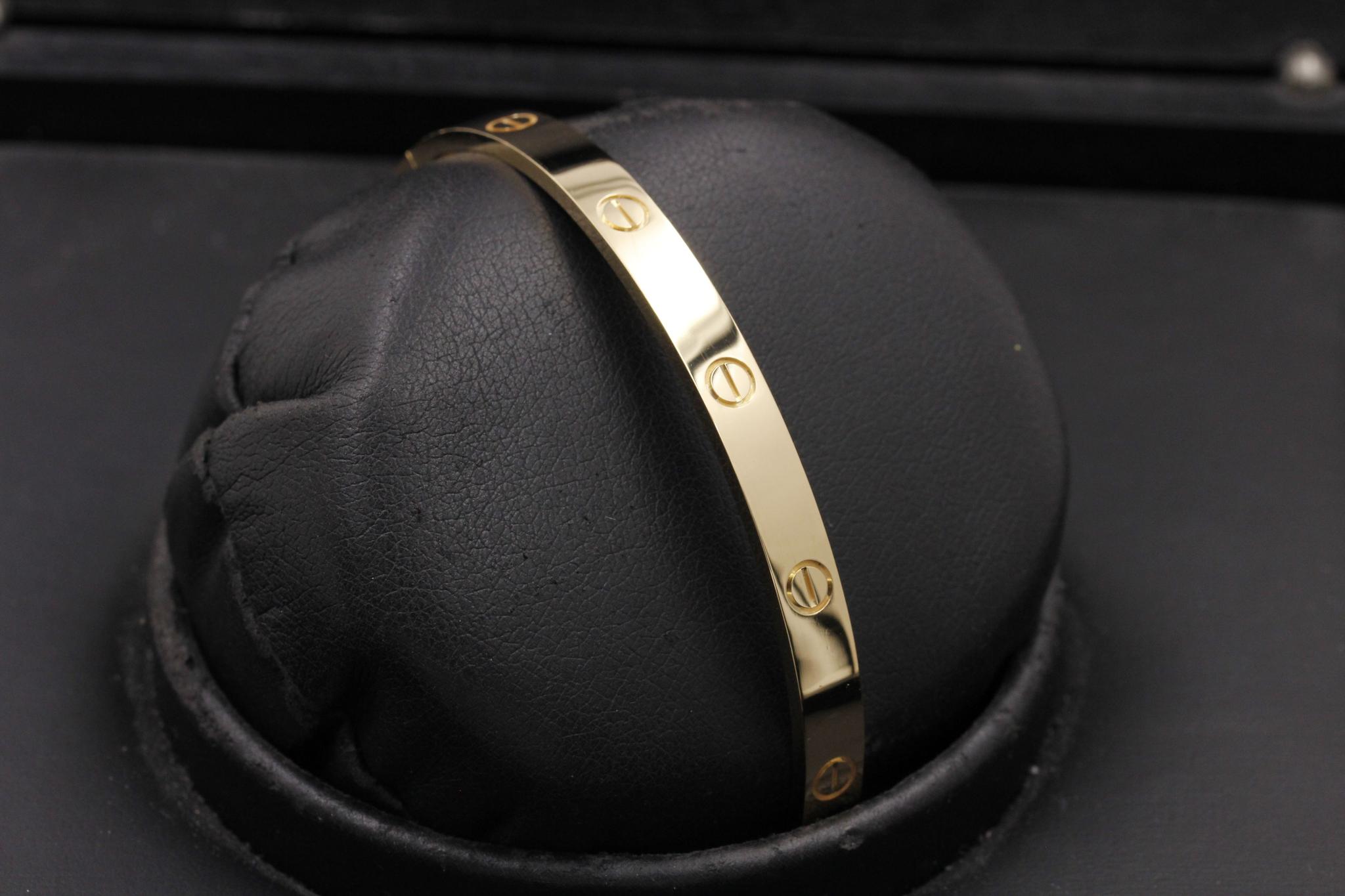 Watch Image 10