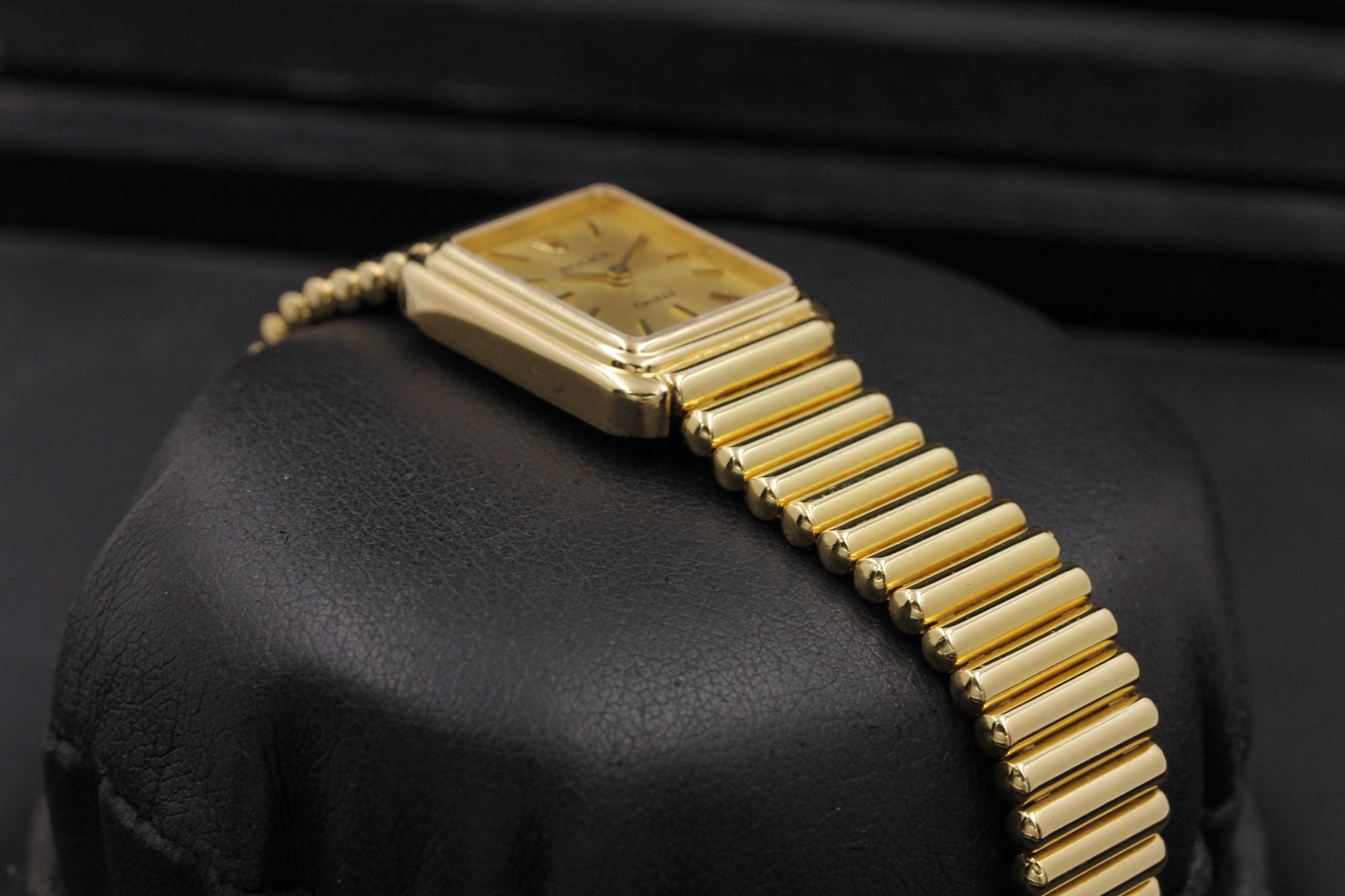 Watch Image 4