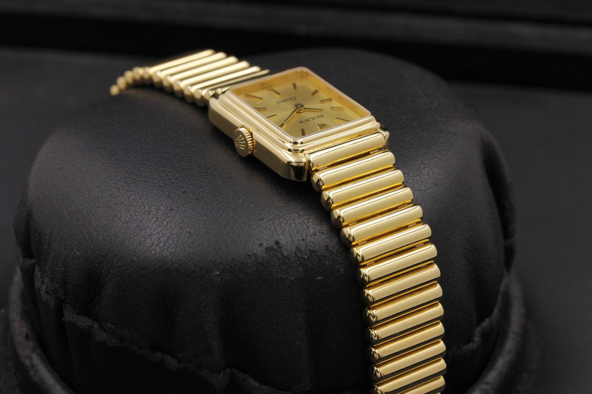 Watch Image 6