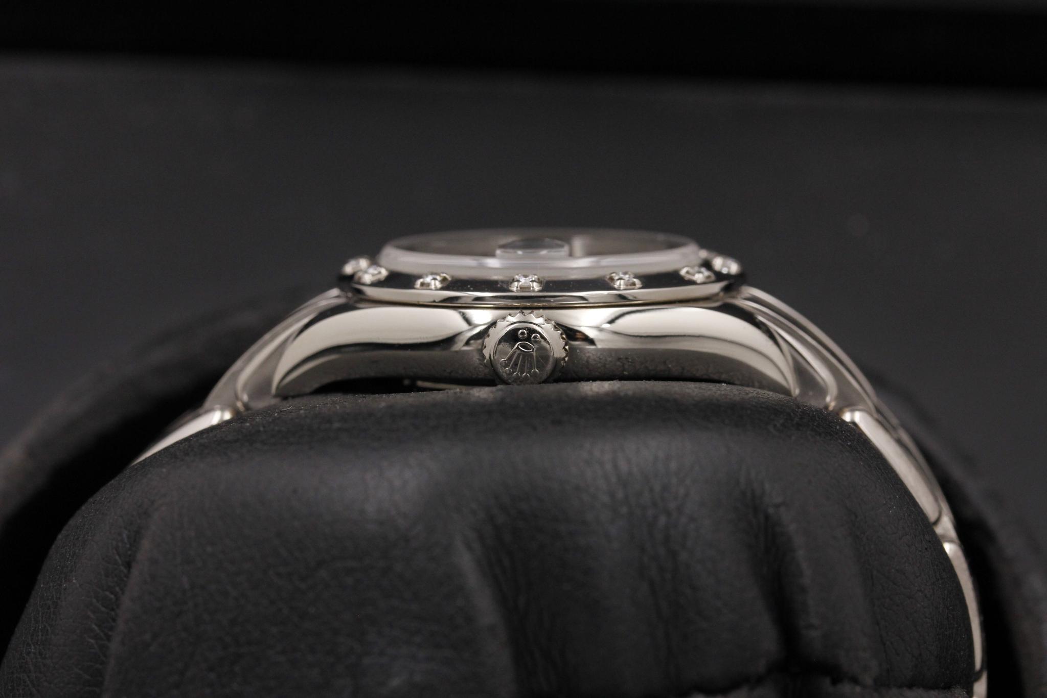 Watch Image 3