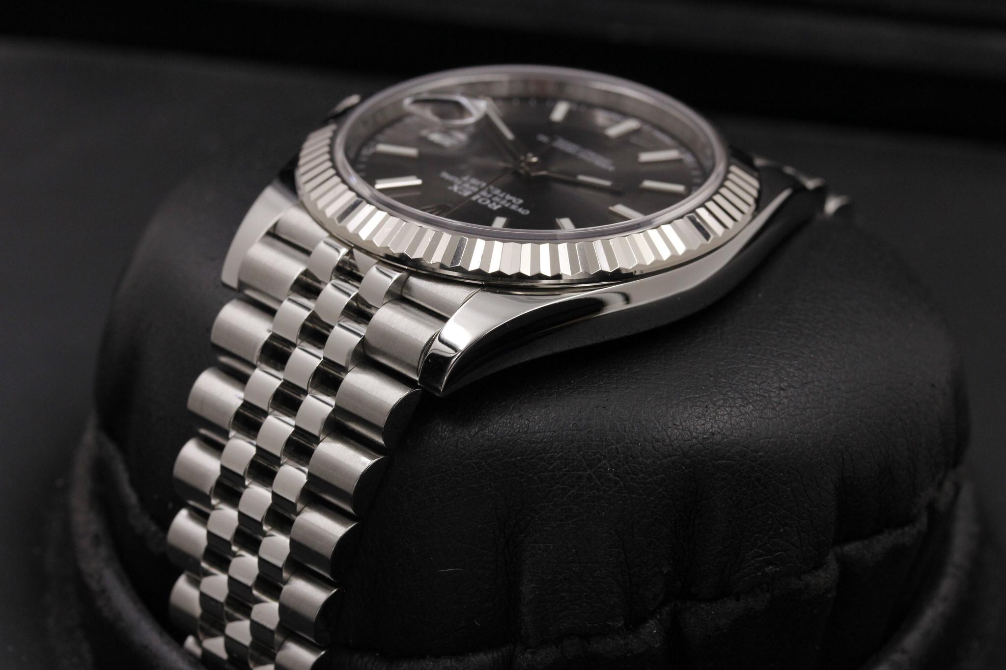 Watch Image 5