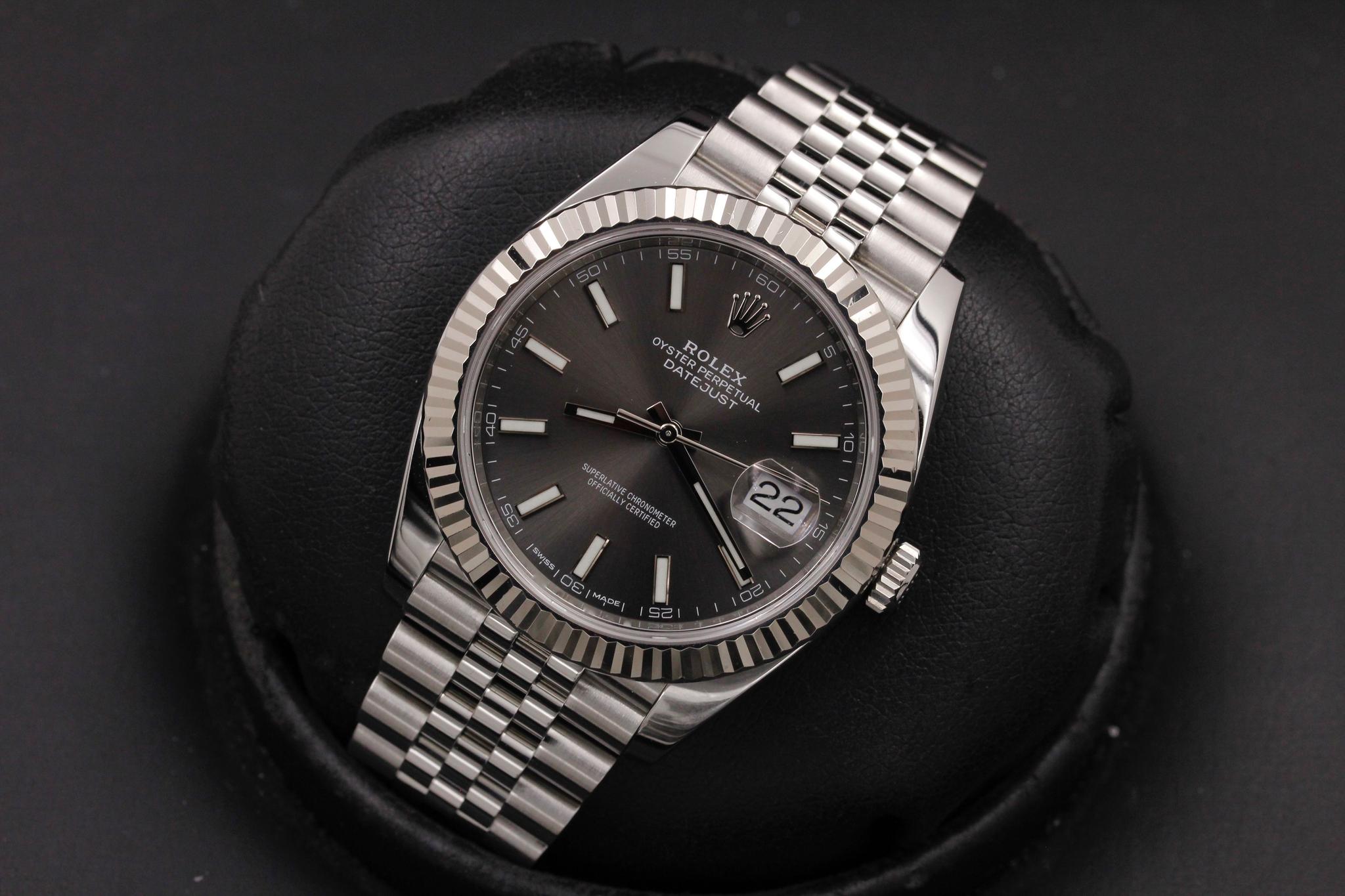 Watch Image 10