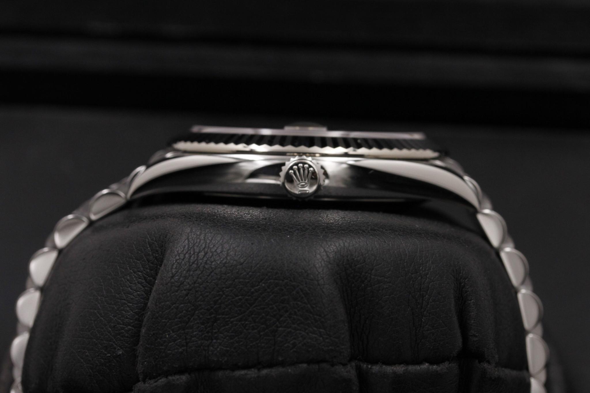 Watch Image 3