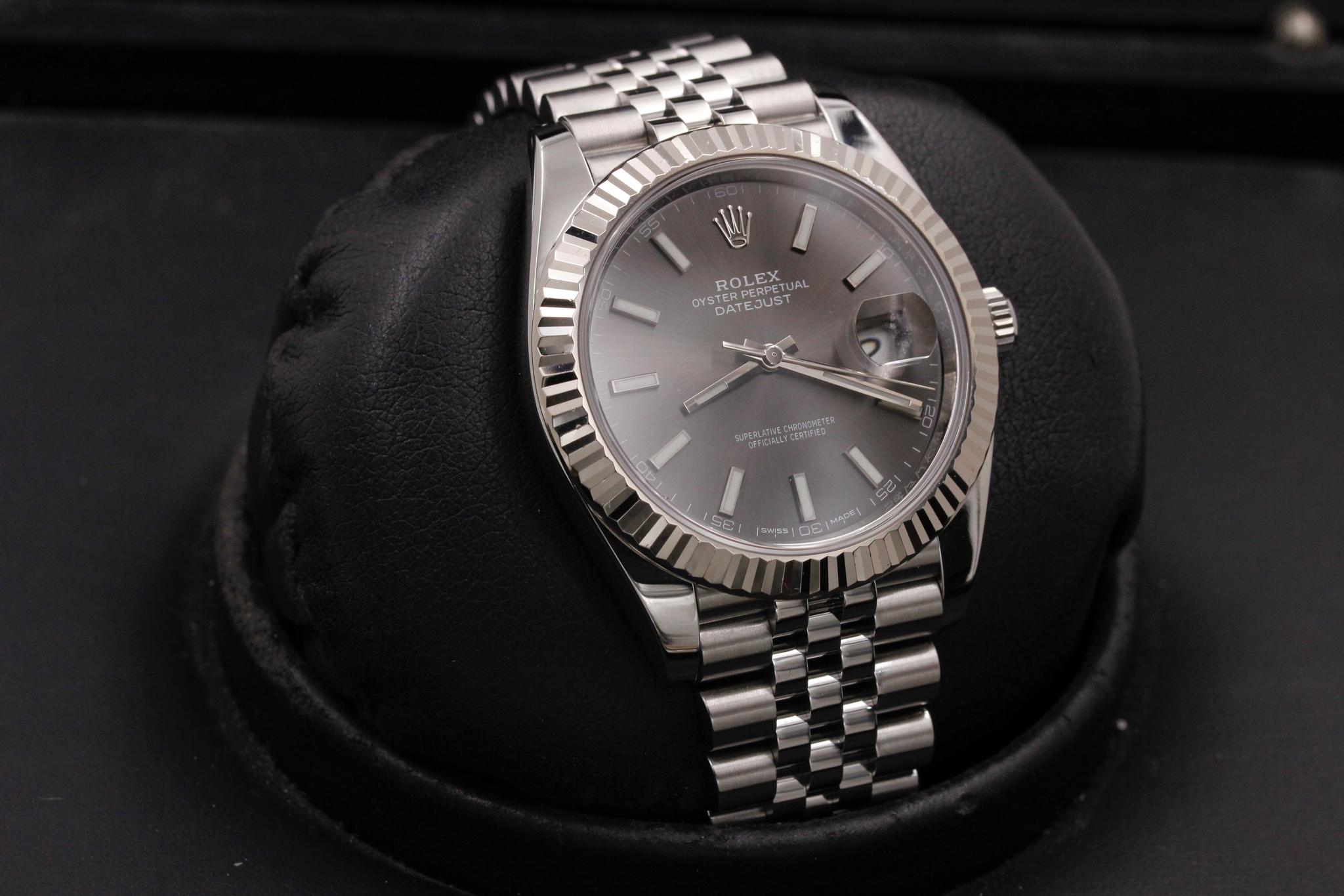 Watch Image 11