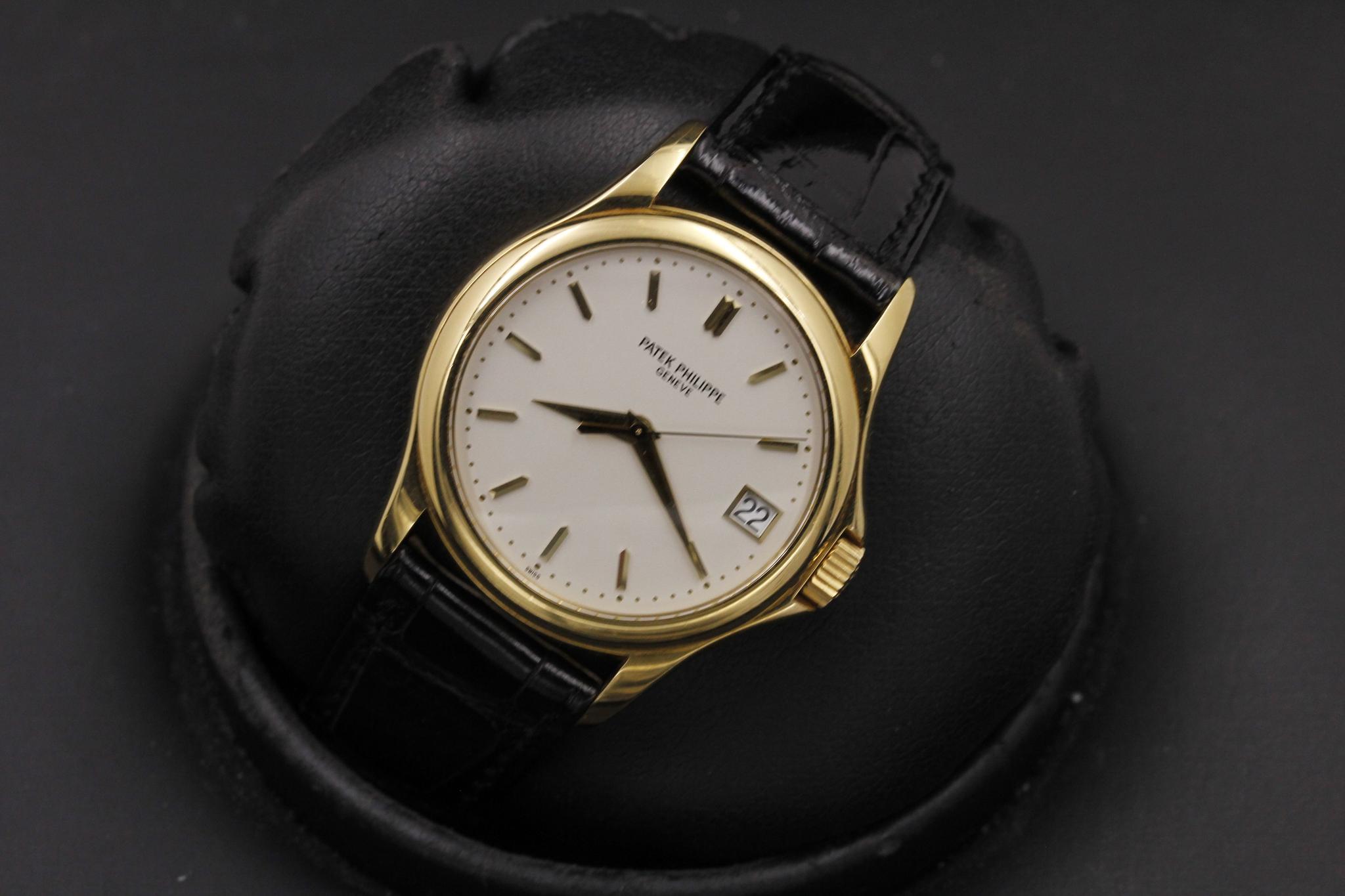 Watch Image 10